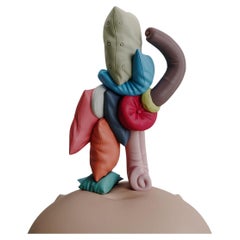 Escultura contemporánea de diseño de edición limitada Lazy Wolly de 35 cm por Taras Yoom