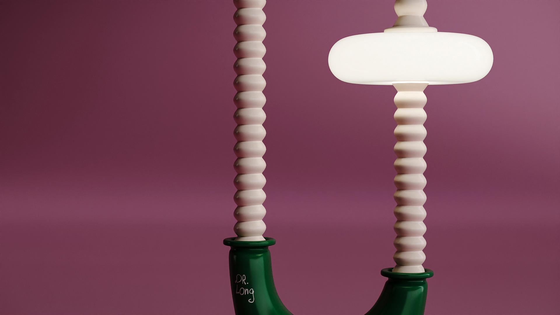Zeitgenössische stehlampe mit gemischten medien in limitierter auflage Lange lampe von Taras Yoom (Metall) im Angebot