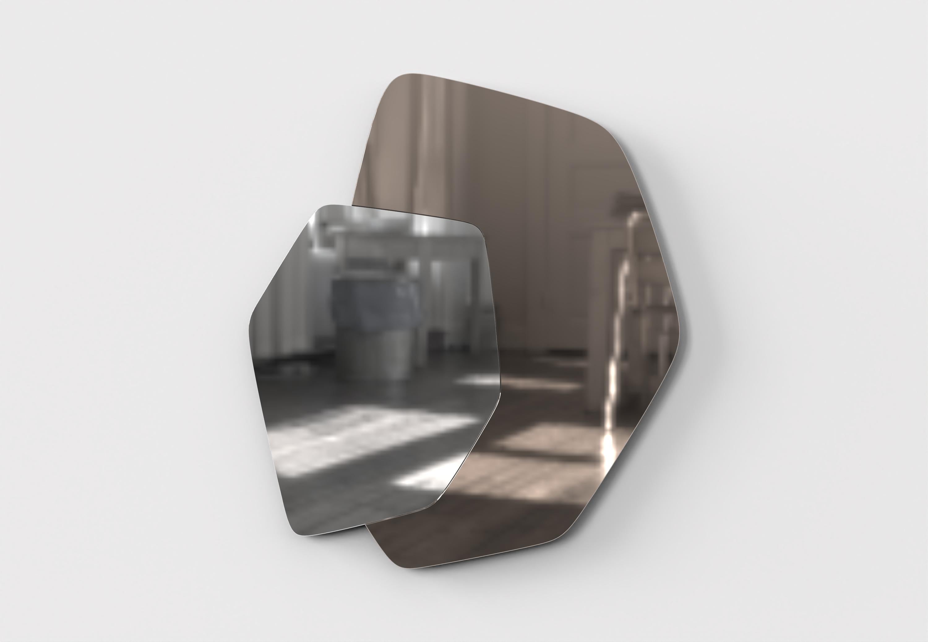 Nori V1 is a 21st Century mirror made by Italian artisans in different shades and colors. The piece is manufactured in a limited edition of 1000 signed and progressively numbered examples. It is part of the collectible design language Nori that has