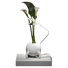Zeitgenössische Designer-Vase Prehand von Taras Yoom in limitierter Auflage
