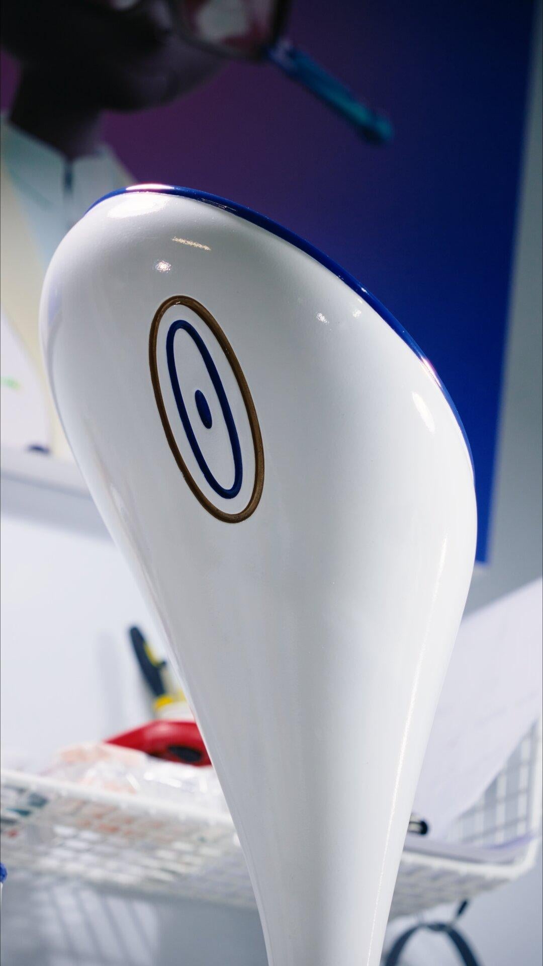 Plastica Vaso di design contemporaneo in edizione limitata Through Animal di Taras Yoom in vendita