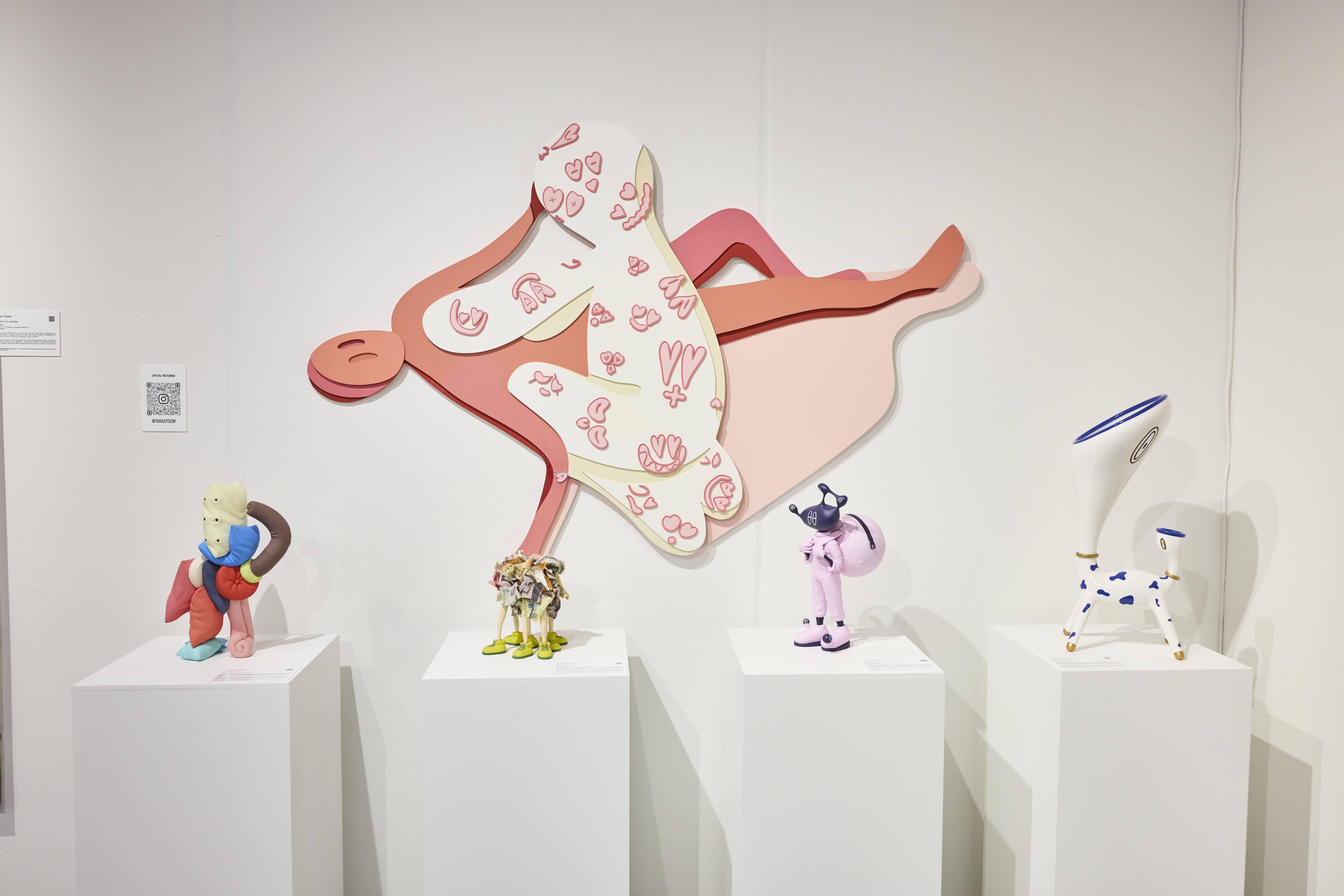 Instalación mural contemporánea de edición limitada Pure Love de Taras Yoom en venta 1