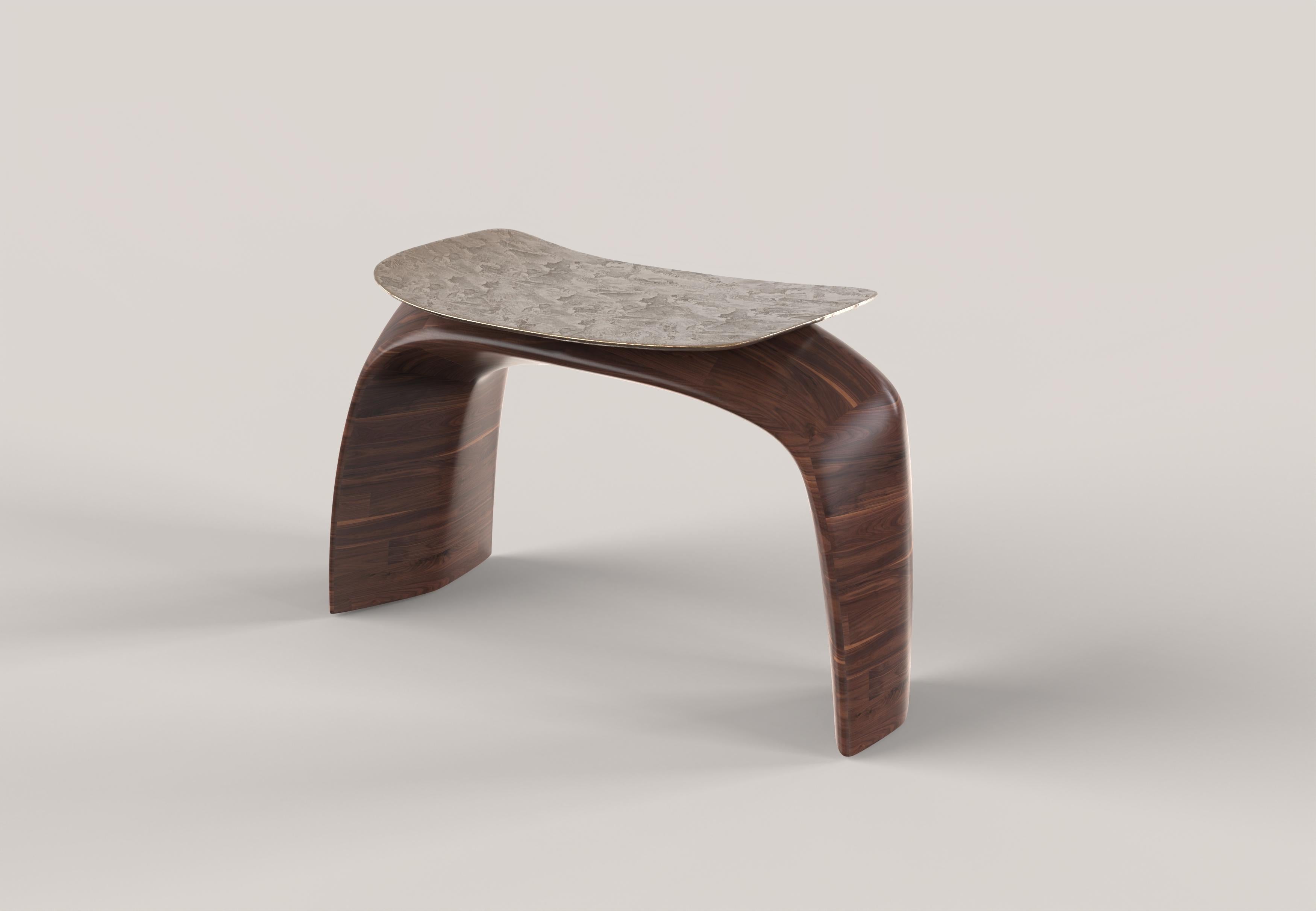 Tabouret contemporain en bois et bronze à édition limitée, Bayou V1 par Edizione Limitata en vente 1