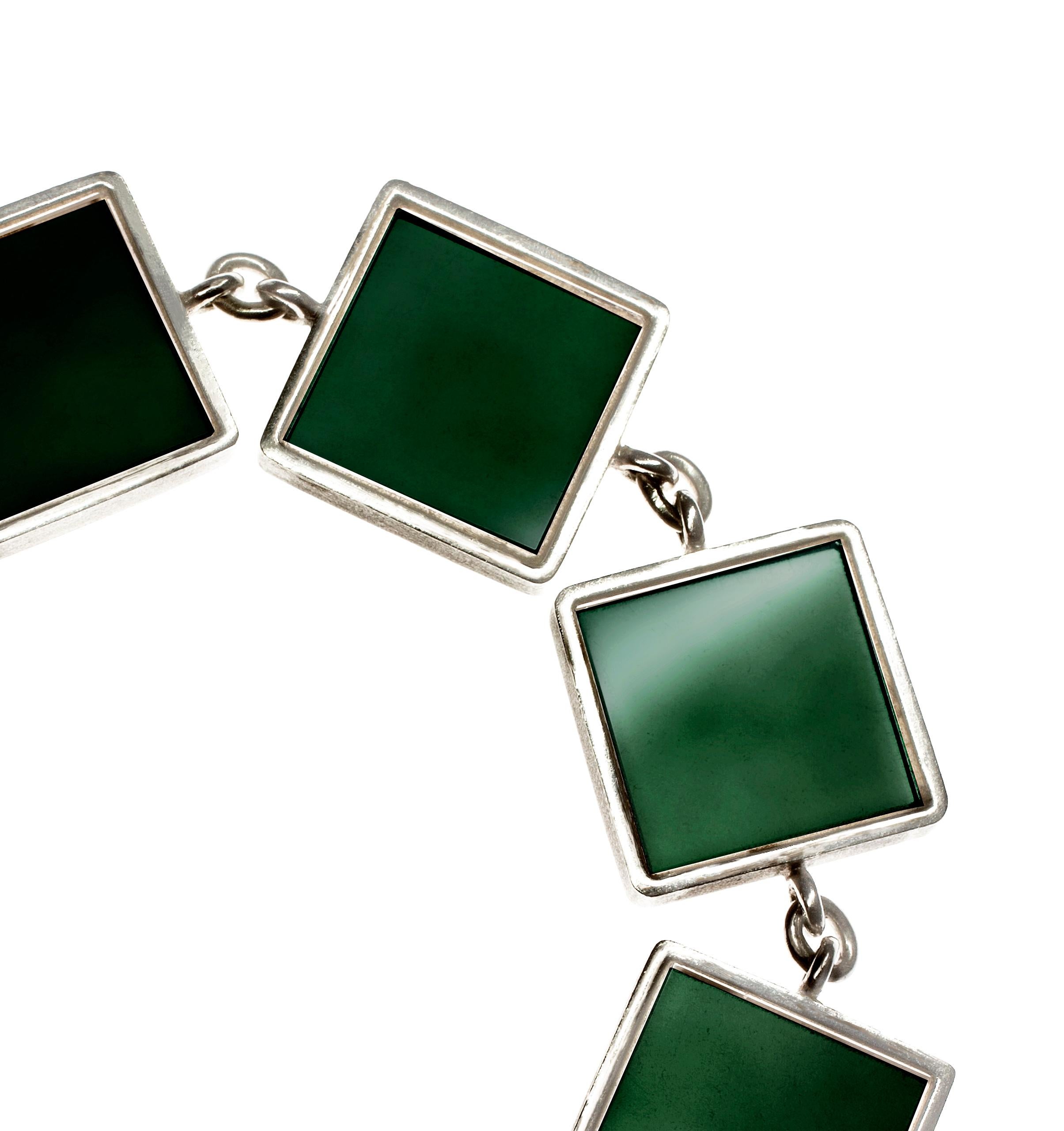 Featured in Vogue Contemporary Link Bracelet with Dark Green Quartzes In New Condition For Sale In Berlin, DE