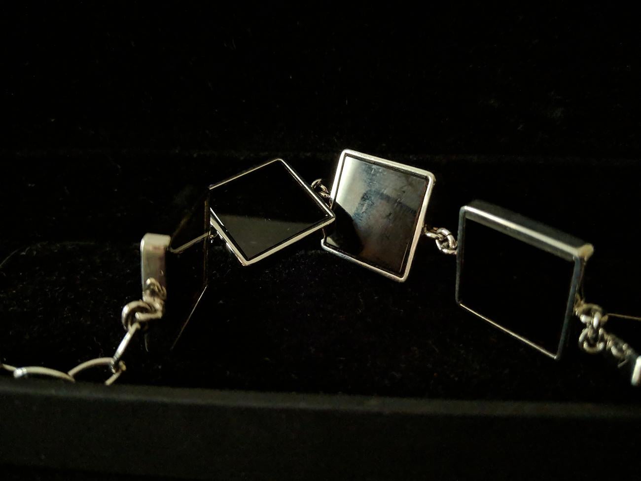 Contemporain Présenté dans Vogue Bracelet à maillons contemporain avec quartzes fumés en vente