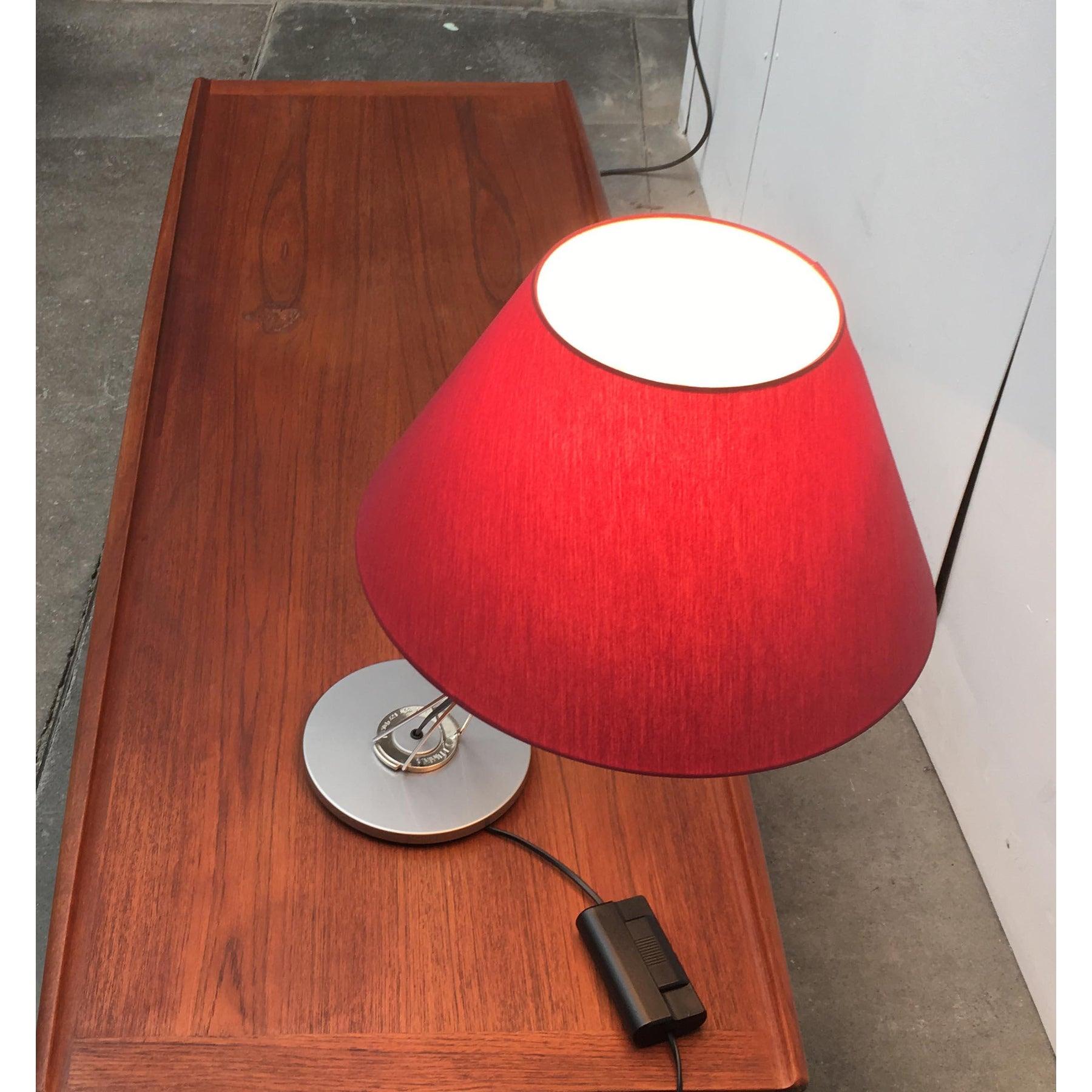 Contemporary Liz Table Lamp by Yaacov Kaufmann for Lumina For Sale 3