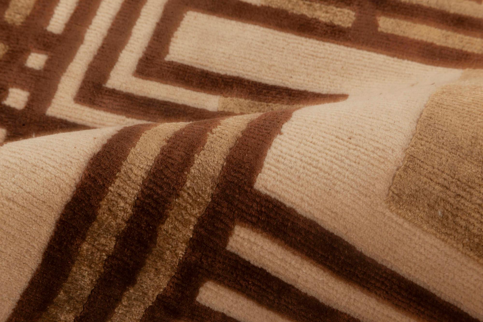 Népalais Tapis de couloir contemporain long et étroit géométrique en laine et soie de Doris Leslie Blau en vente