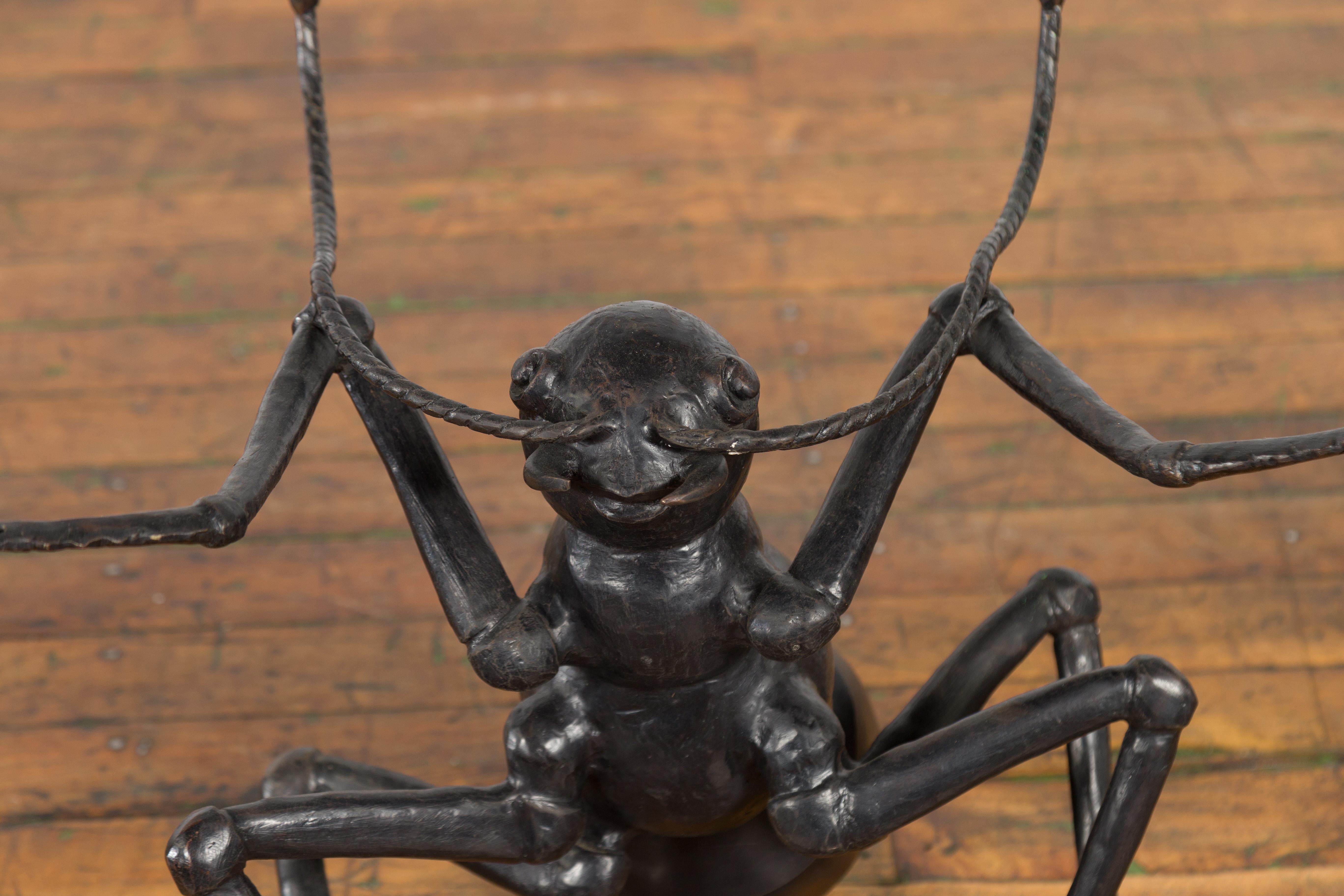 XXIe siècle et contemporain Sculpture contemporaine en bronze coulé à la cire perdue, base de table basse en forme de fourmi en vente
