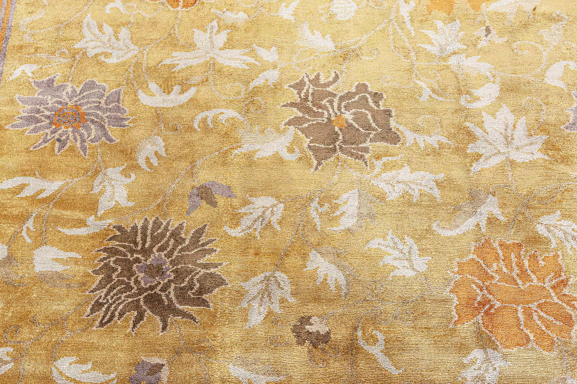 Contemporary lotus design silk rug by Doris Leslie Blau.
Size: 9'0