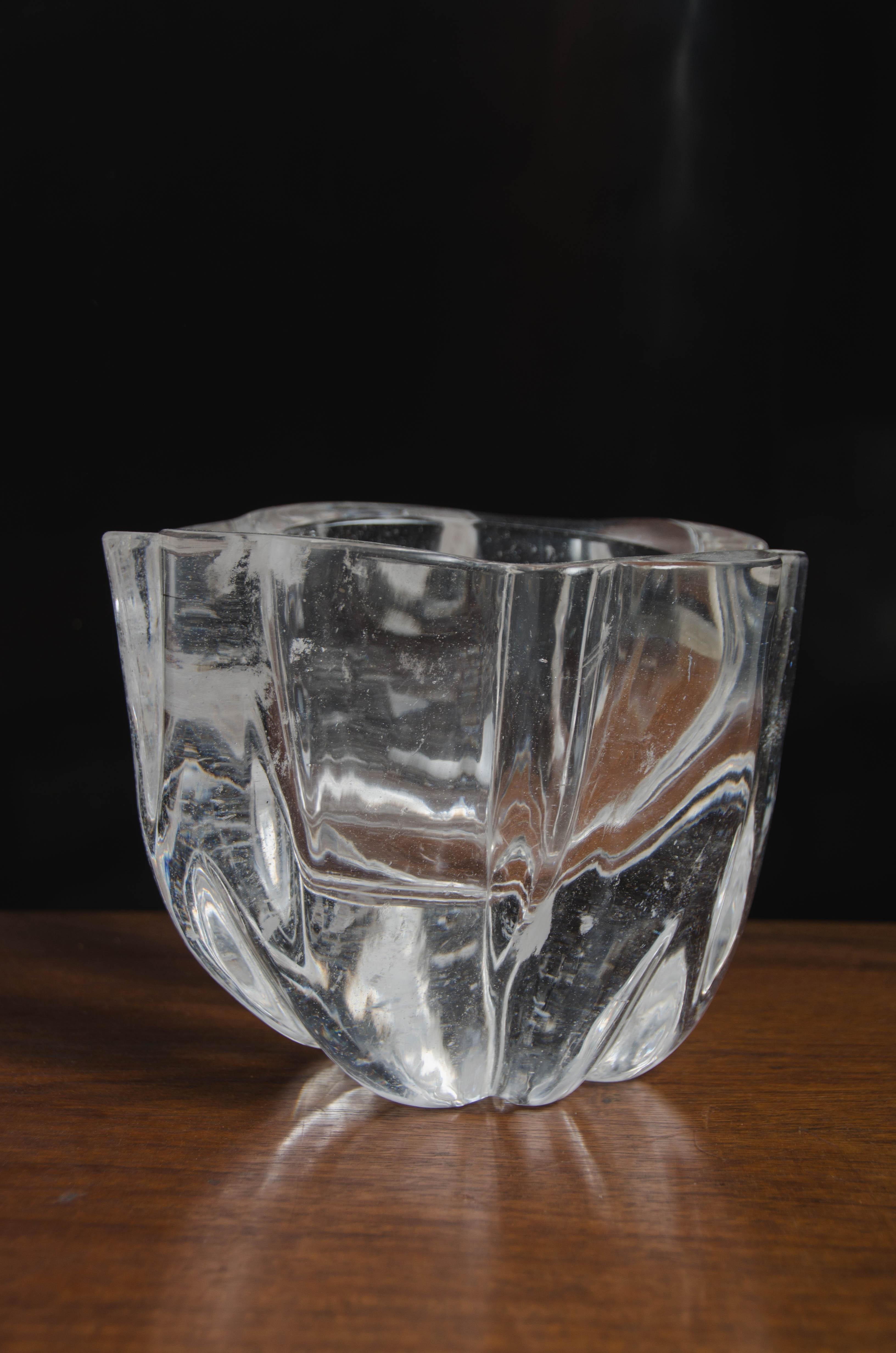 Contemporary Lotus Pod Bowl in Hand Carved Crystal by Robert Kuo In New Condition For Sale In Los Angeles, CA