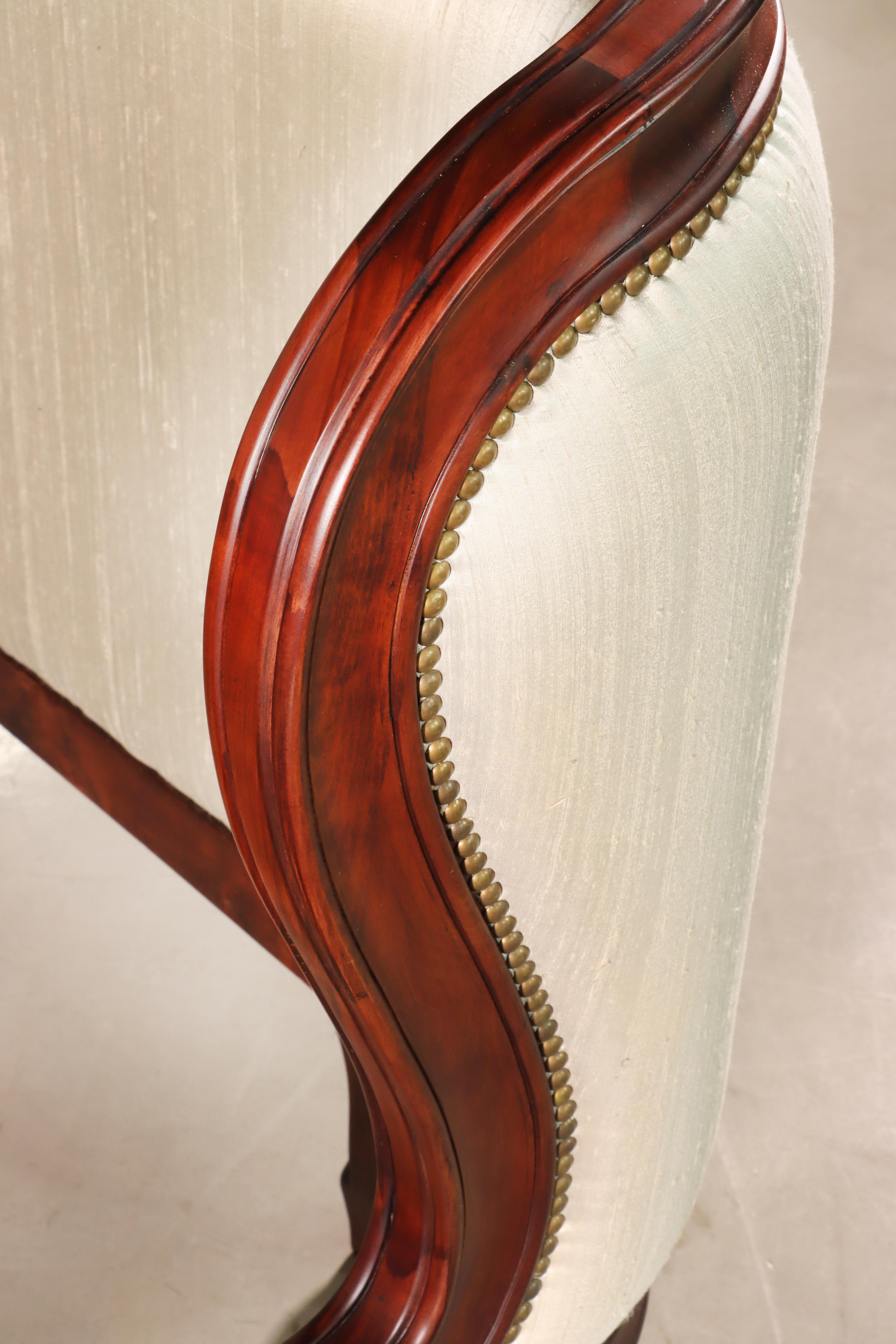 Contemporary Louis XV Style King Bed with Custom Carving from Costantini For Sale 4