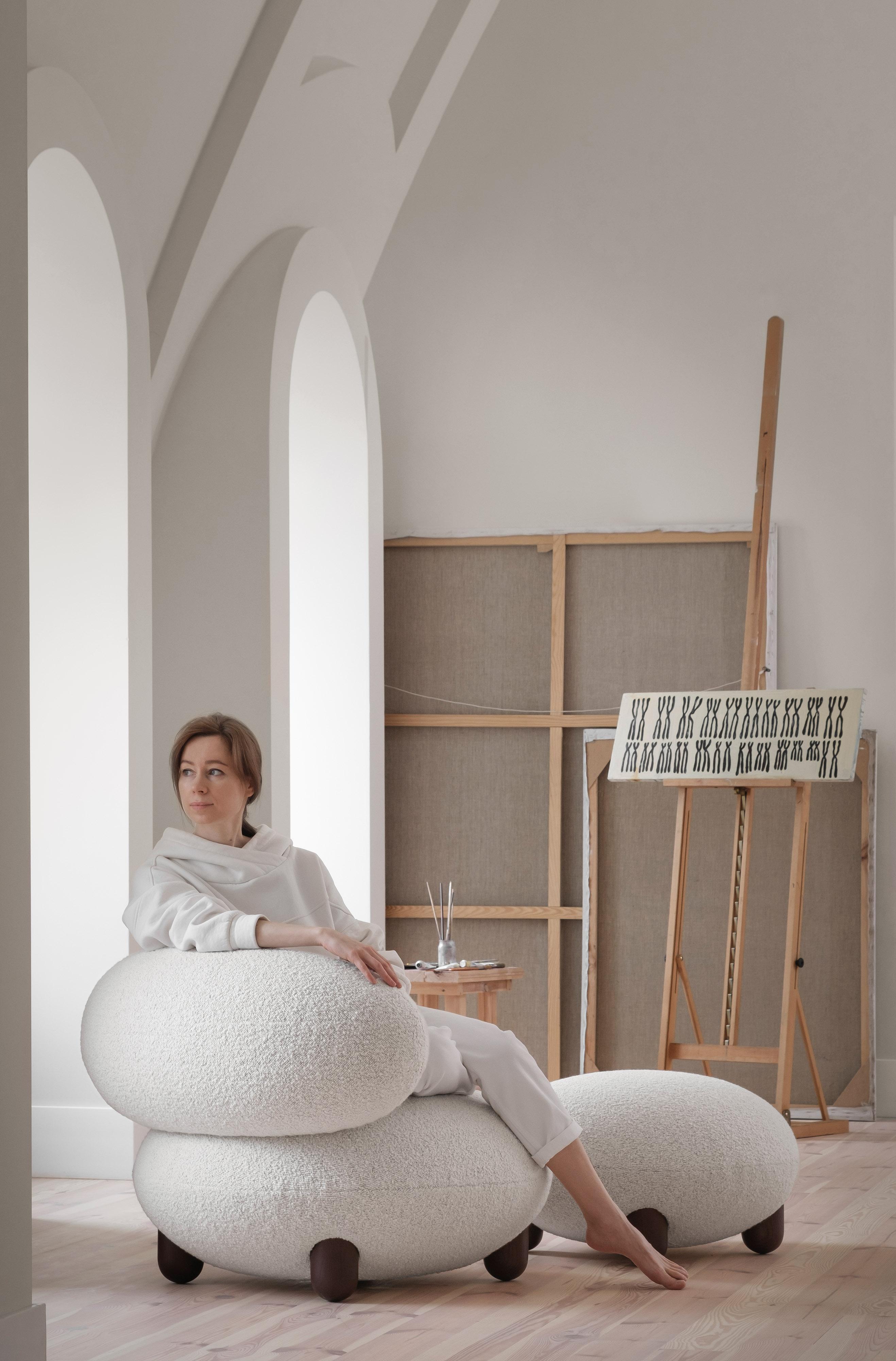 Contemporary Lounge Chair 'Flock' von Noom, Bouclé Orange (Organische Moderne) im Angebot