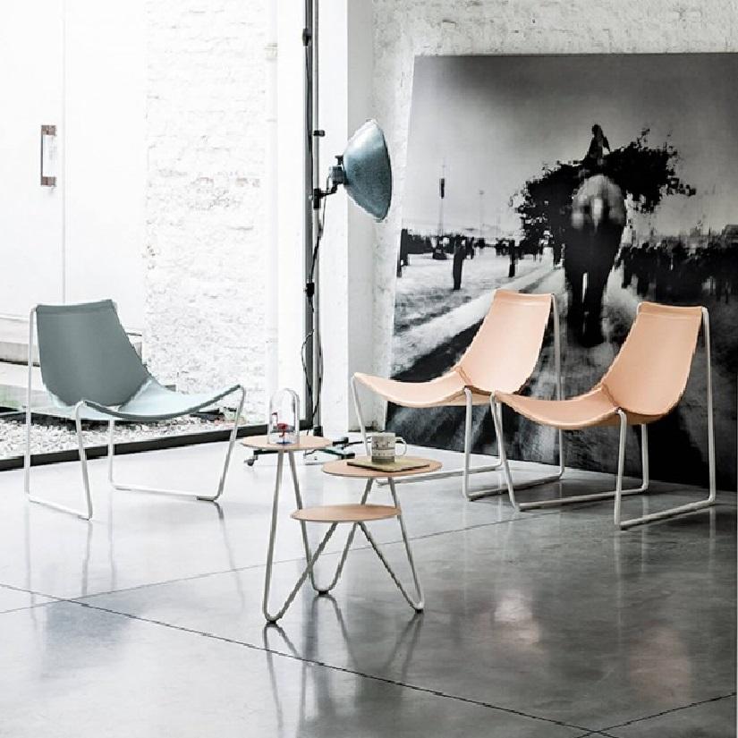 Cette chaise longue est fabriquée à partir d'acier et de cuir de très haute résistance et qualité : les matériaux haut de gamme garantissent la flexibilité nécessaire tout en répondant à des exigences de production élevées. Cette chaise longue
