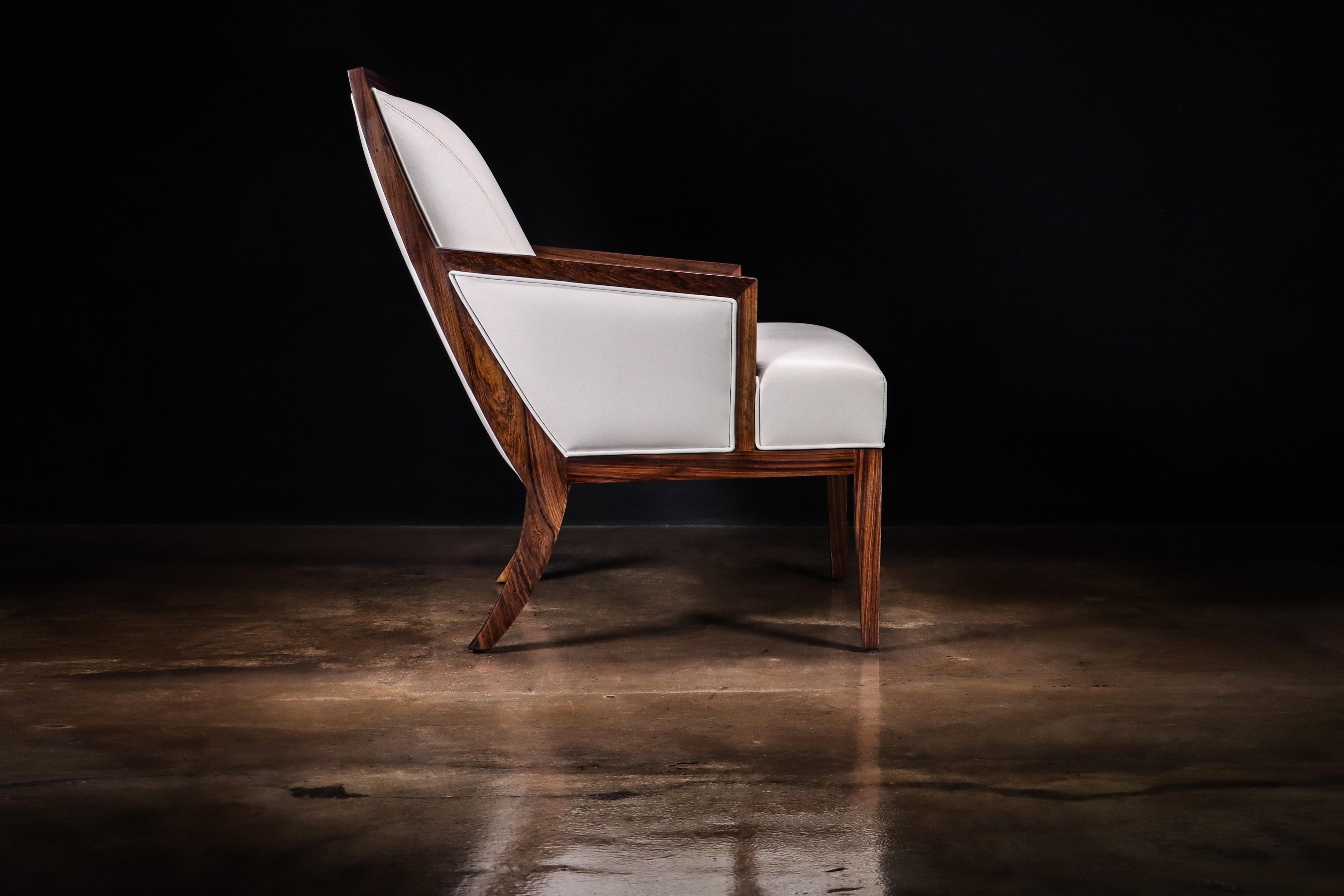 Argentine Contemporary Lounge Chair in Wood and White Leather from Costantini, Belgrano For Sale