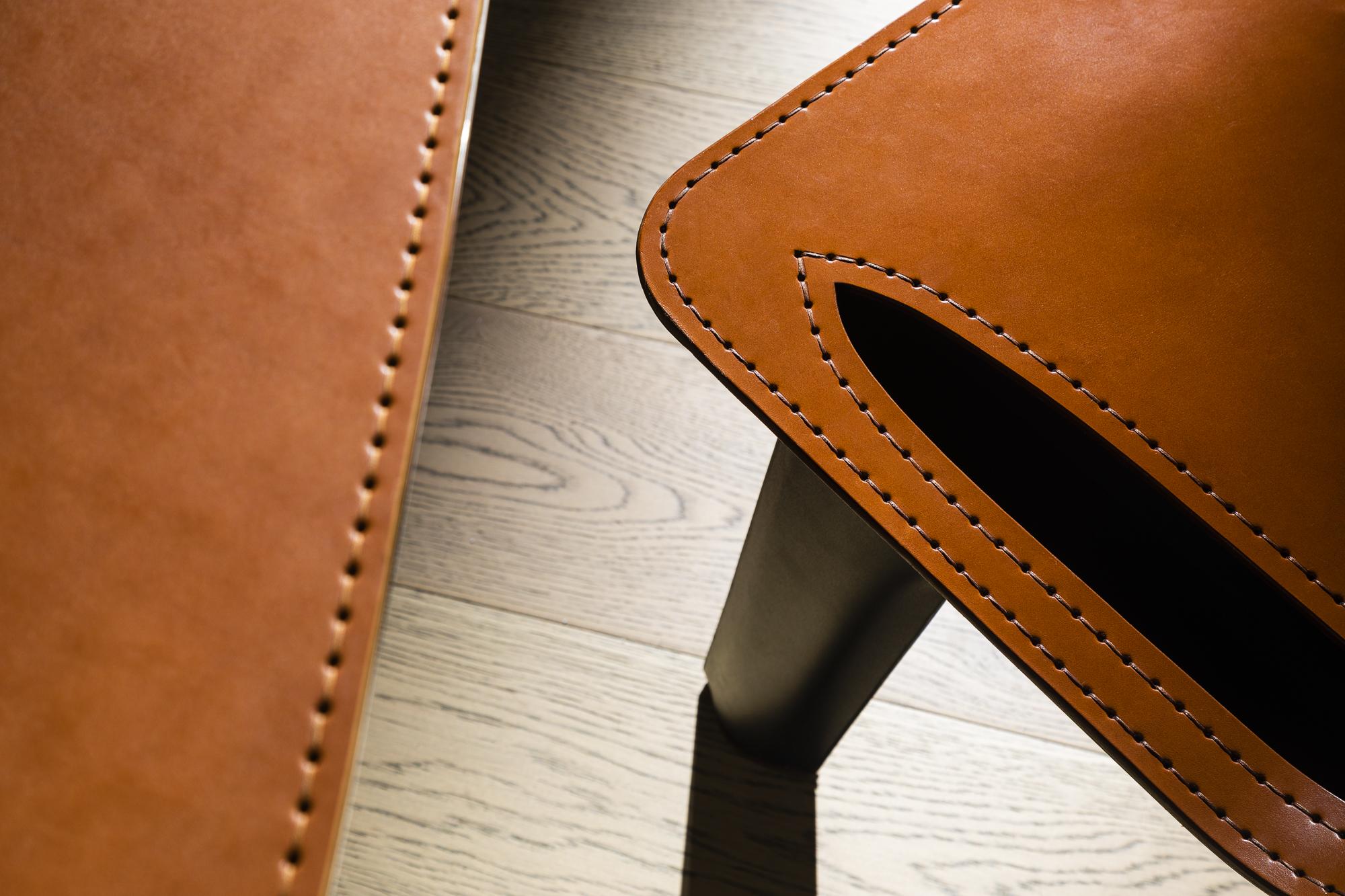 Contemporary Lounge Chair 'J-Chair' von Zieta, Leder Cognac im Angebot 1
