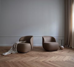 Contemporary Lounge Chair 'La Pipe' with Brown Linen