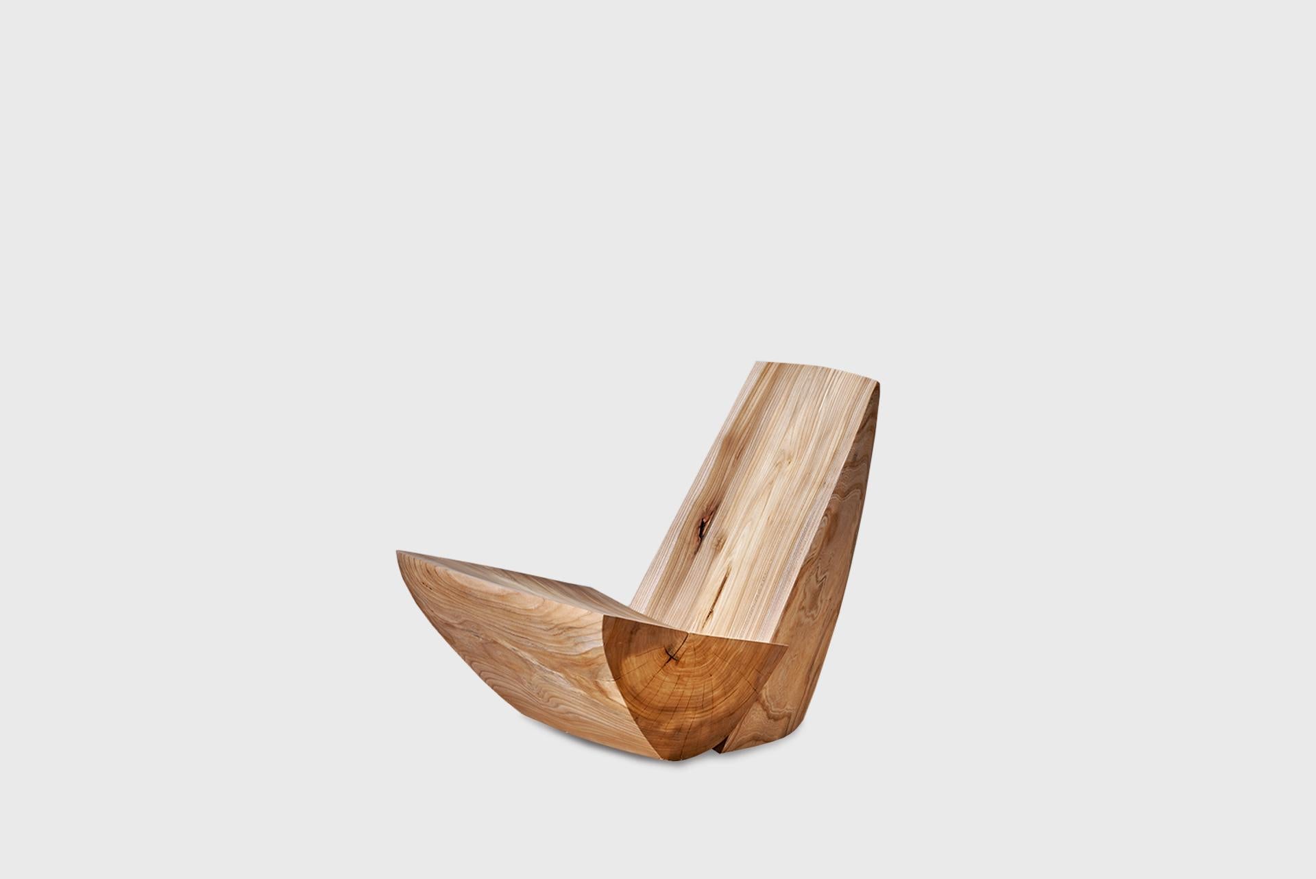 XXI secolo e contemporaneo Sedia da salotto contemporanea, in legno di olmo naturale, di A. Lutz in vendita