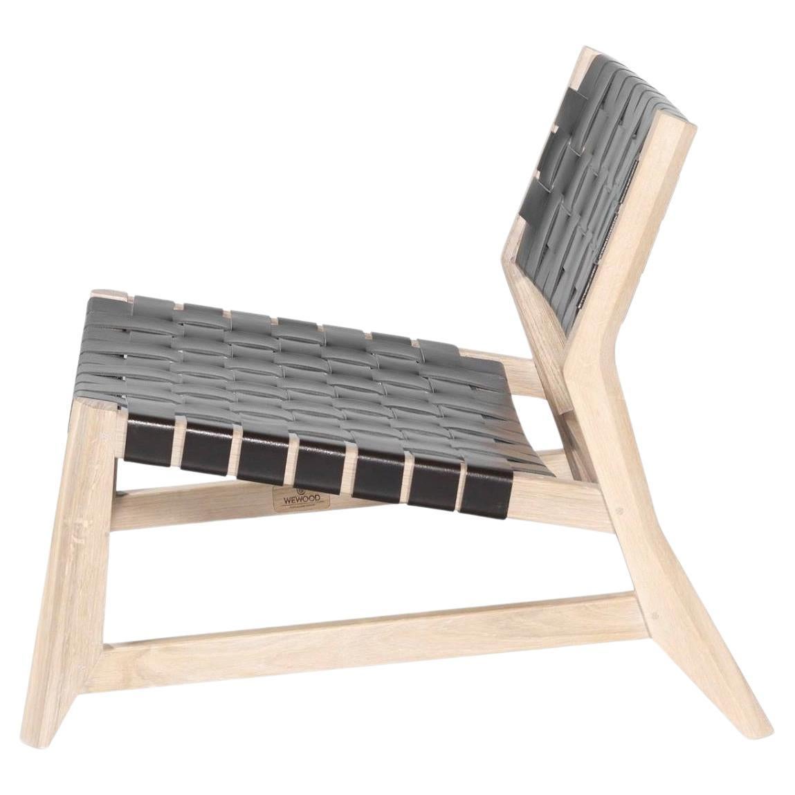 Contemporary Lounge Chair mit Holzstruktur und Lederriemen Sitz im Zustand „Neu“ im Angebot in New York, NY