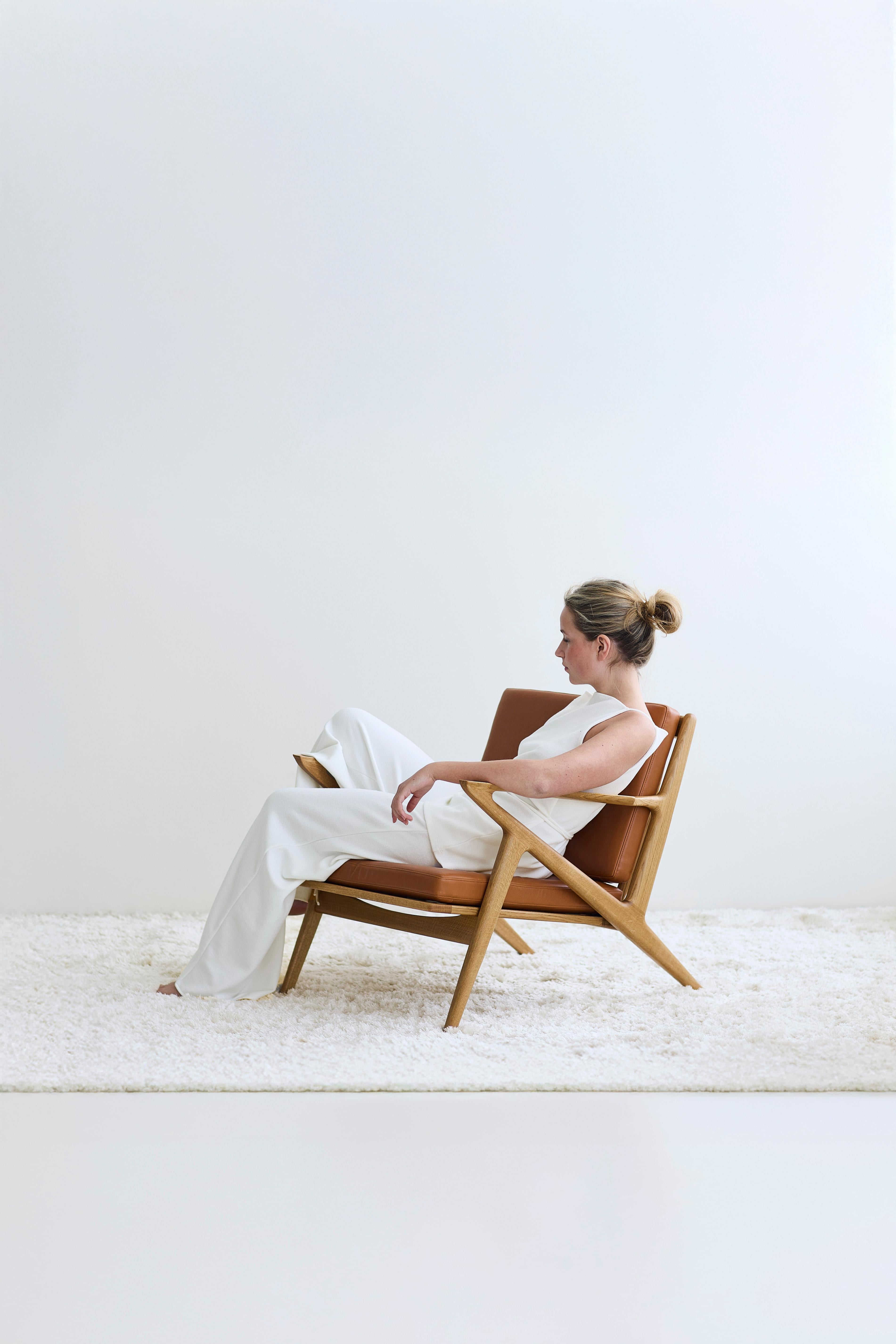 Moderner Loungesessel 'Z-Chair' von DK3, Eiche schwarz lackiert, Alpaka 1108 (21. Jahrhundert und zeitgenössisch) im Angebot
