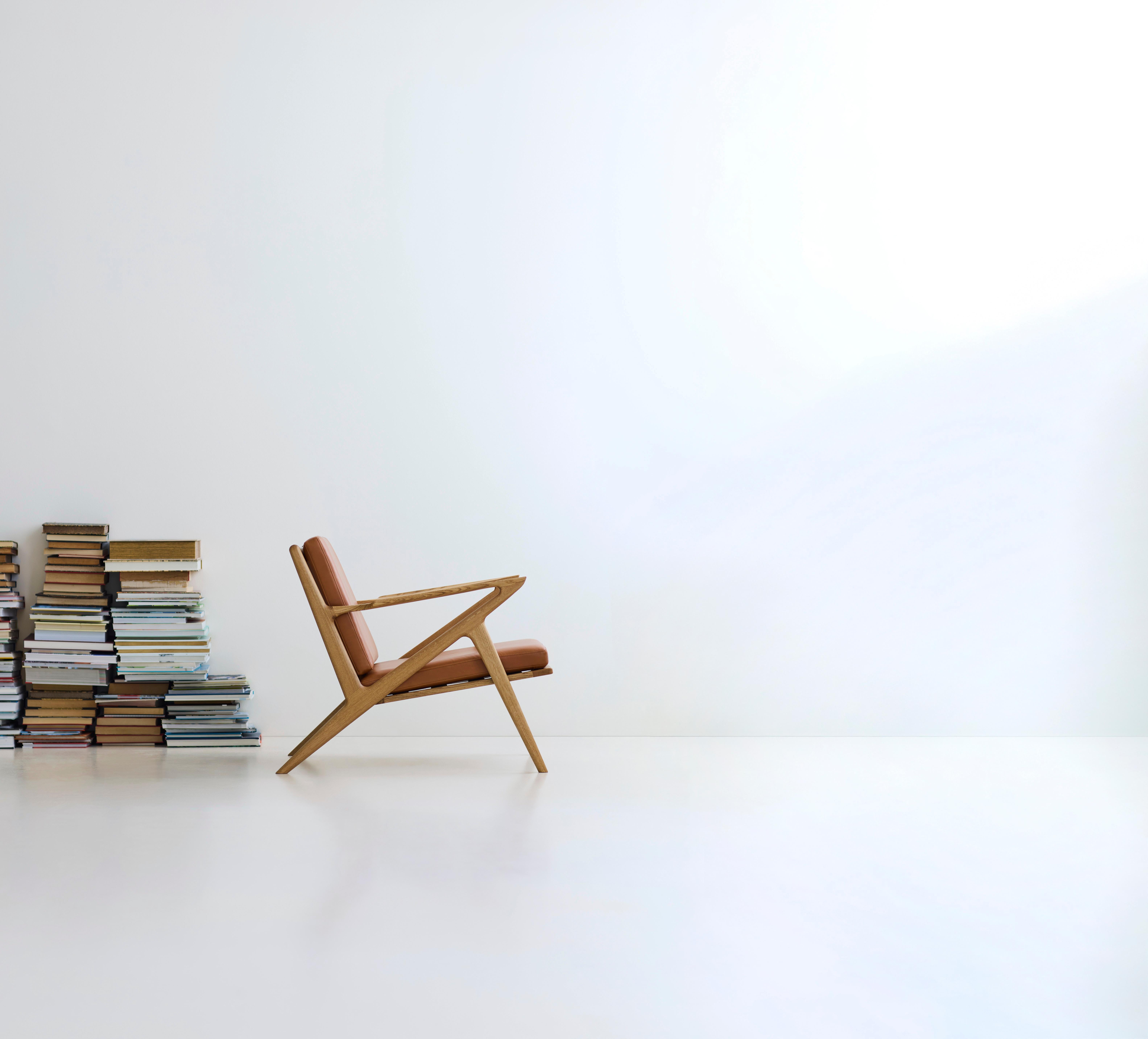 Moderner Loungesessel 'Z-Chair' von DK3, Eiche geräuchert, Balmoral 02 (Stoff) im Angebot