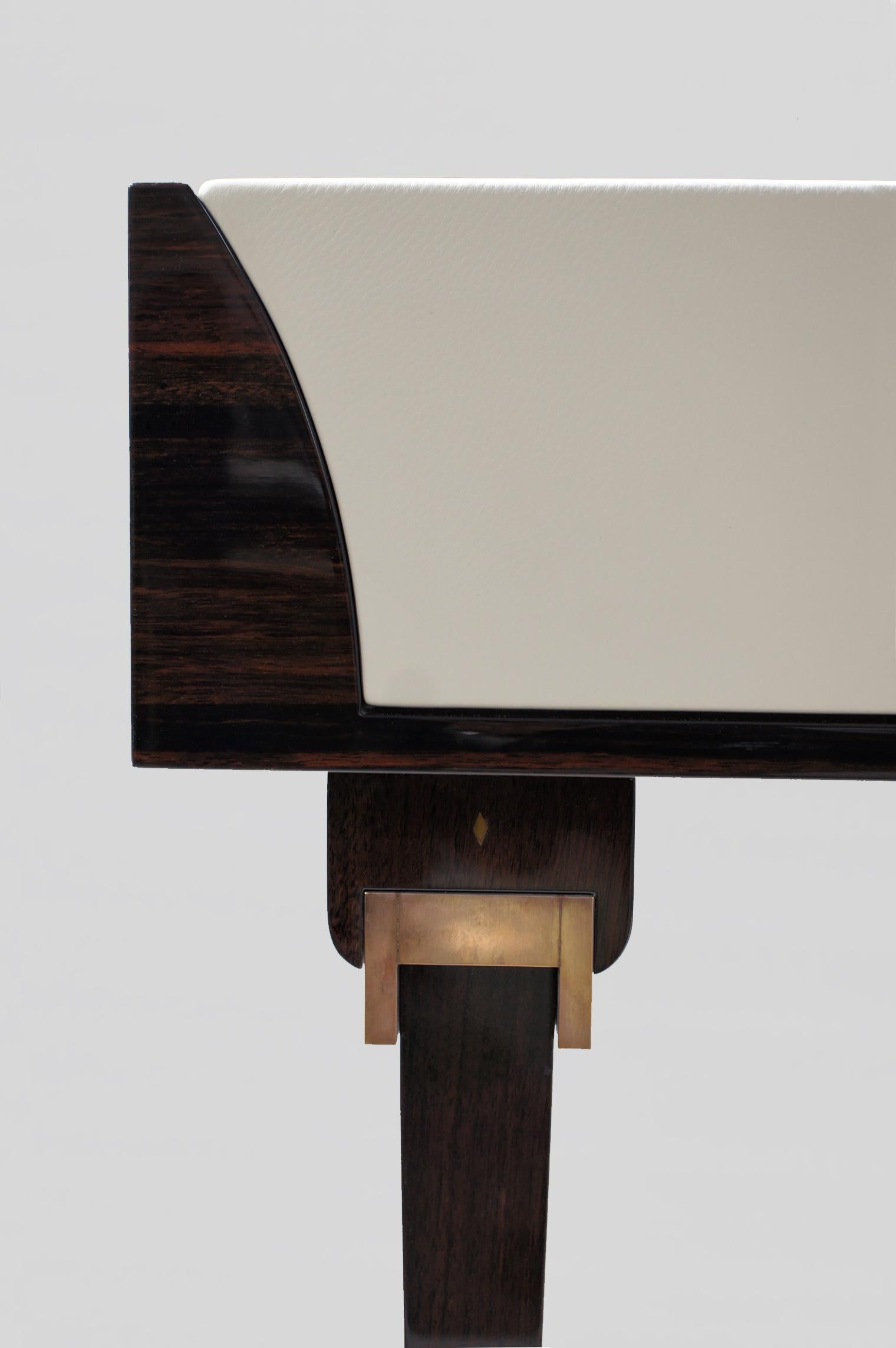 Contemporary Lounge Console in Macassar Wood and Amber Handle by Eva Baron im Angebot 3