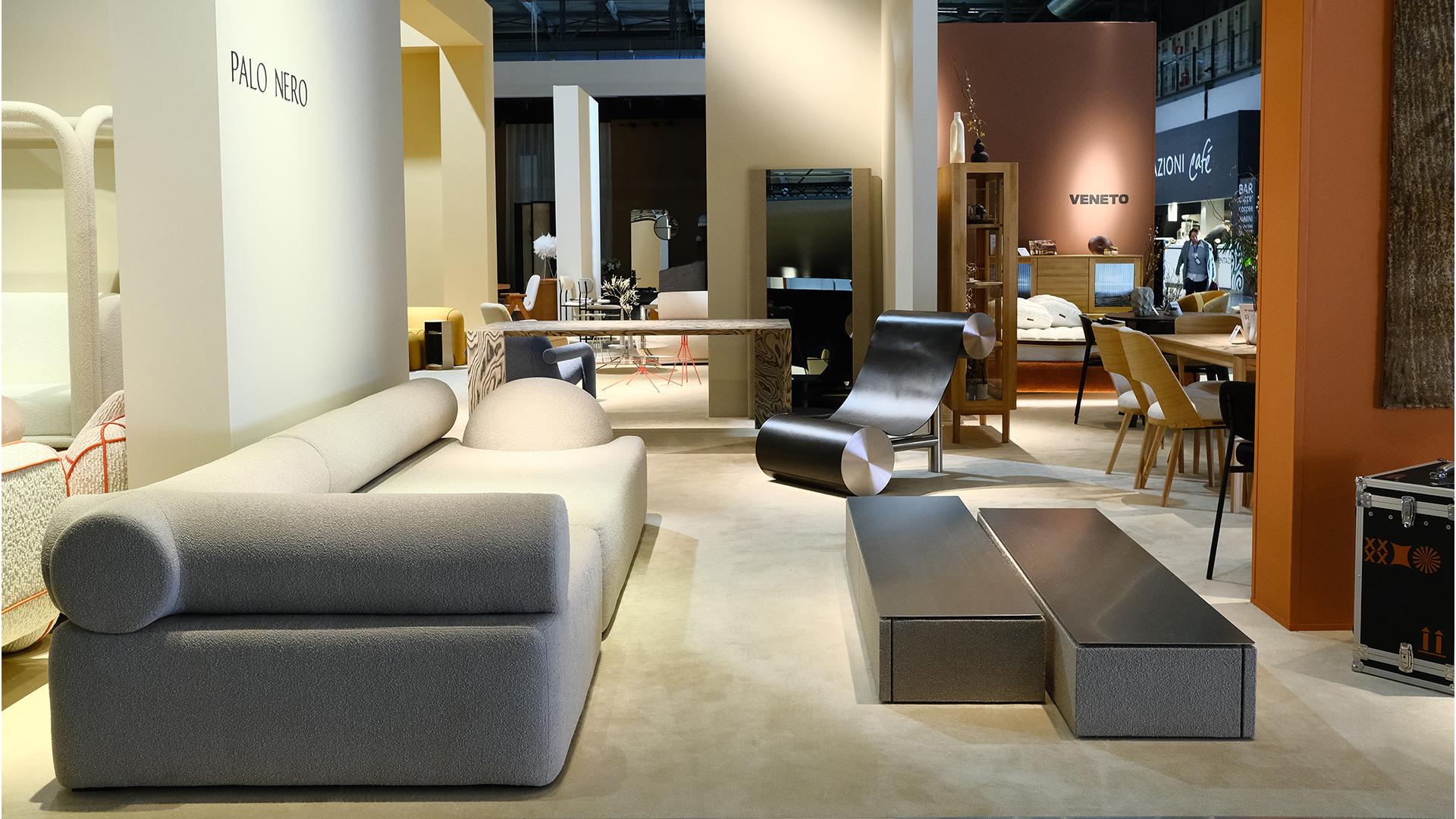Contemporary lounge Sofa 'Ring' in Italian Fabric by Palo Nero For Sale 3