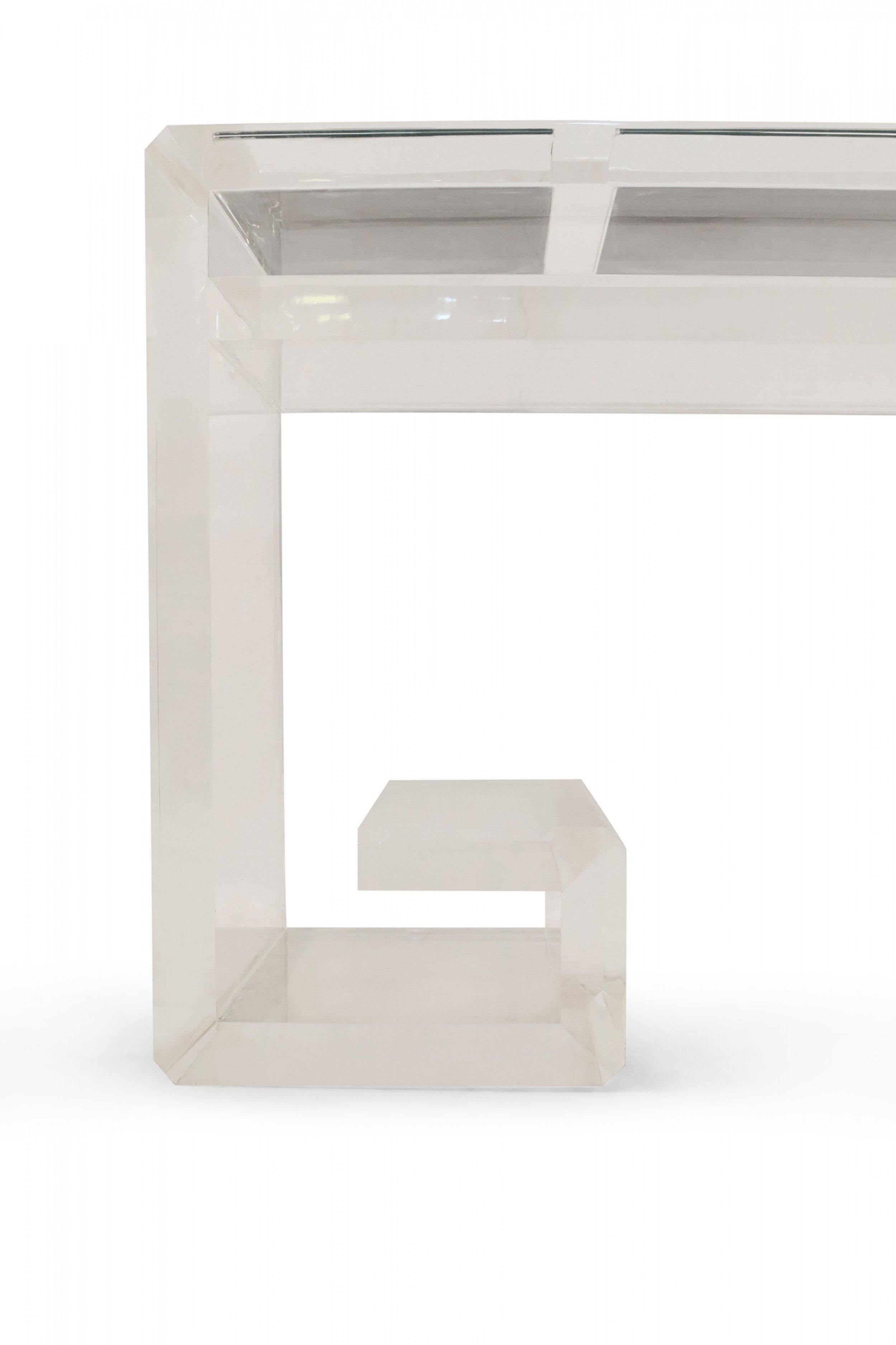 Zeitgenössischer Lucite-Schreibtisch mit eingelassener Spiegelplatte (amerikanisch) im Angebot