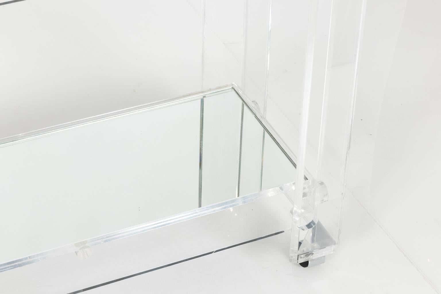 Contemporary Lucite Bar Cart In Good Condition In Stamford, CT