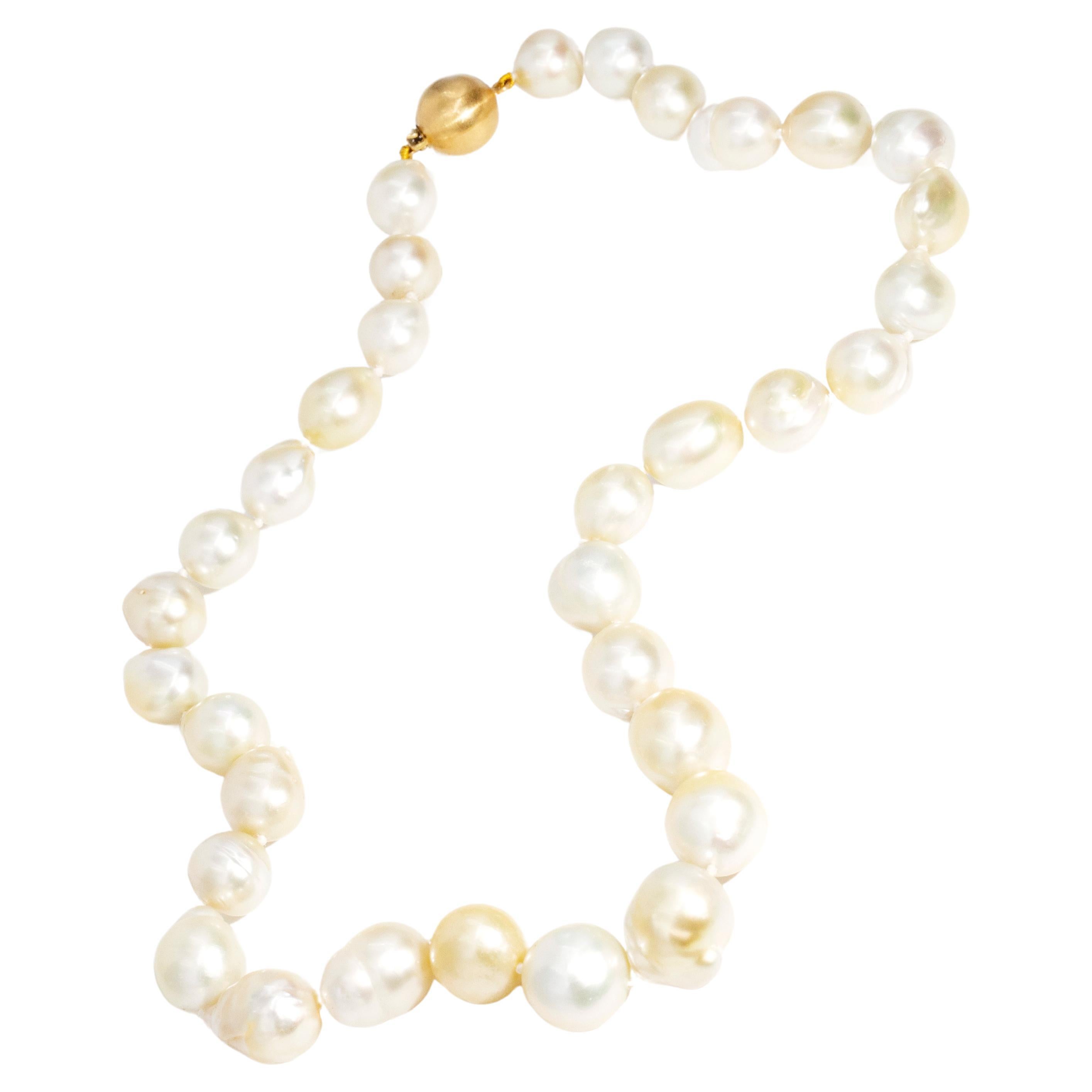 Contemporary Lustrous South Sea Pearl Necklace 9 Carat Yellow Gold Sphere Clasp