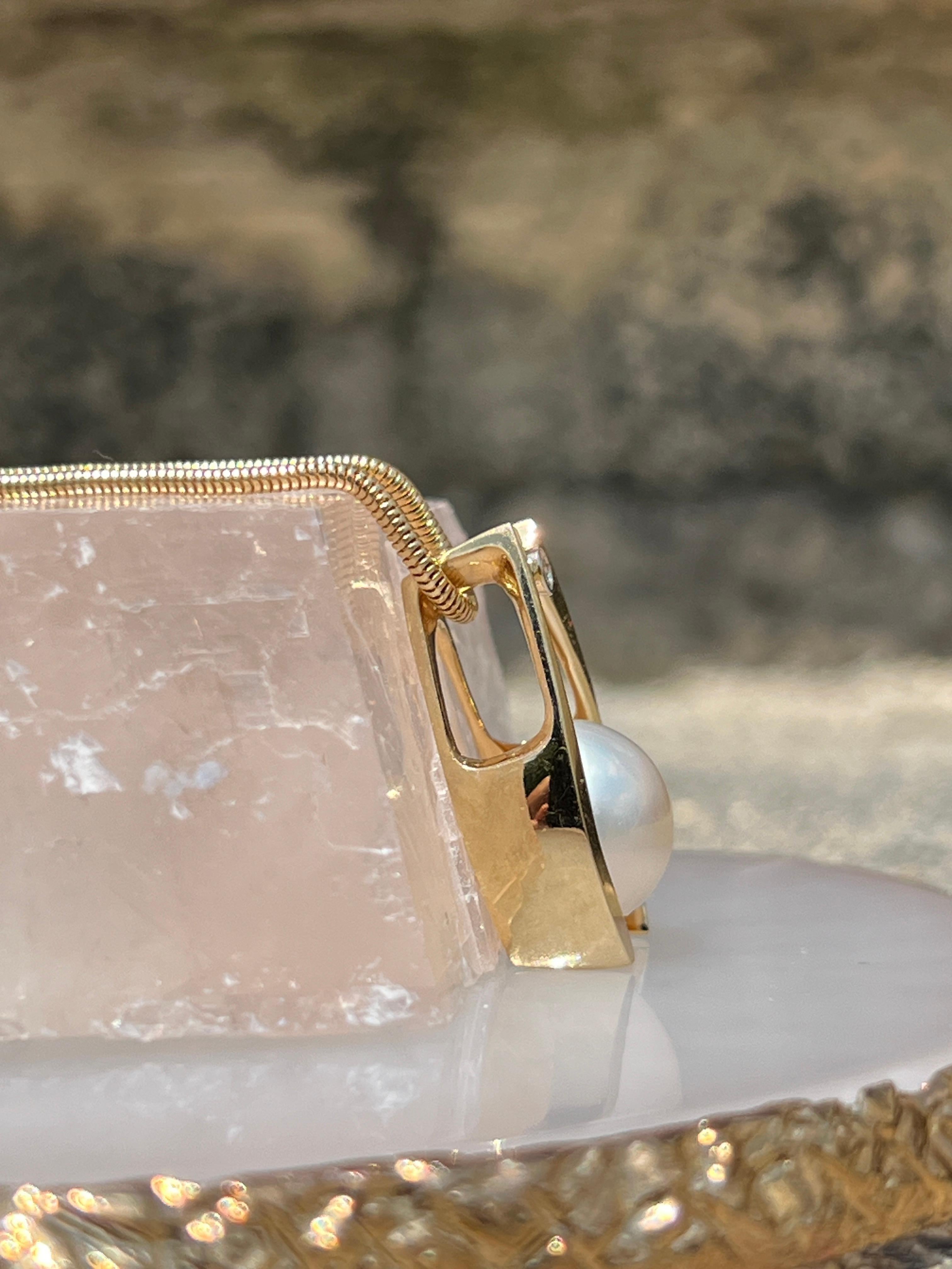 Contemporary Mabe Pearl and Diamond Yellow Gold Pendant 6