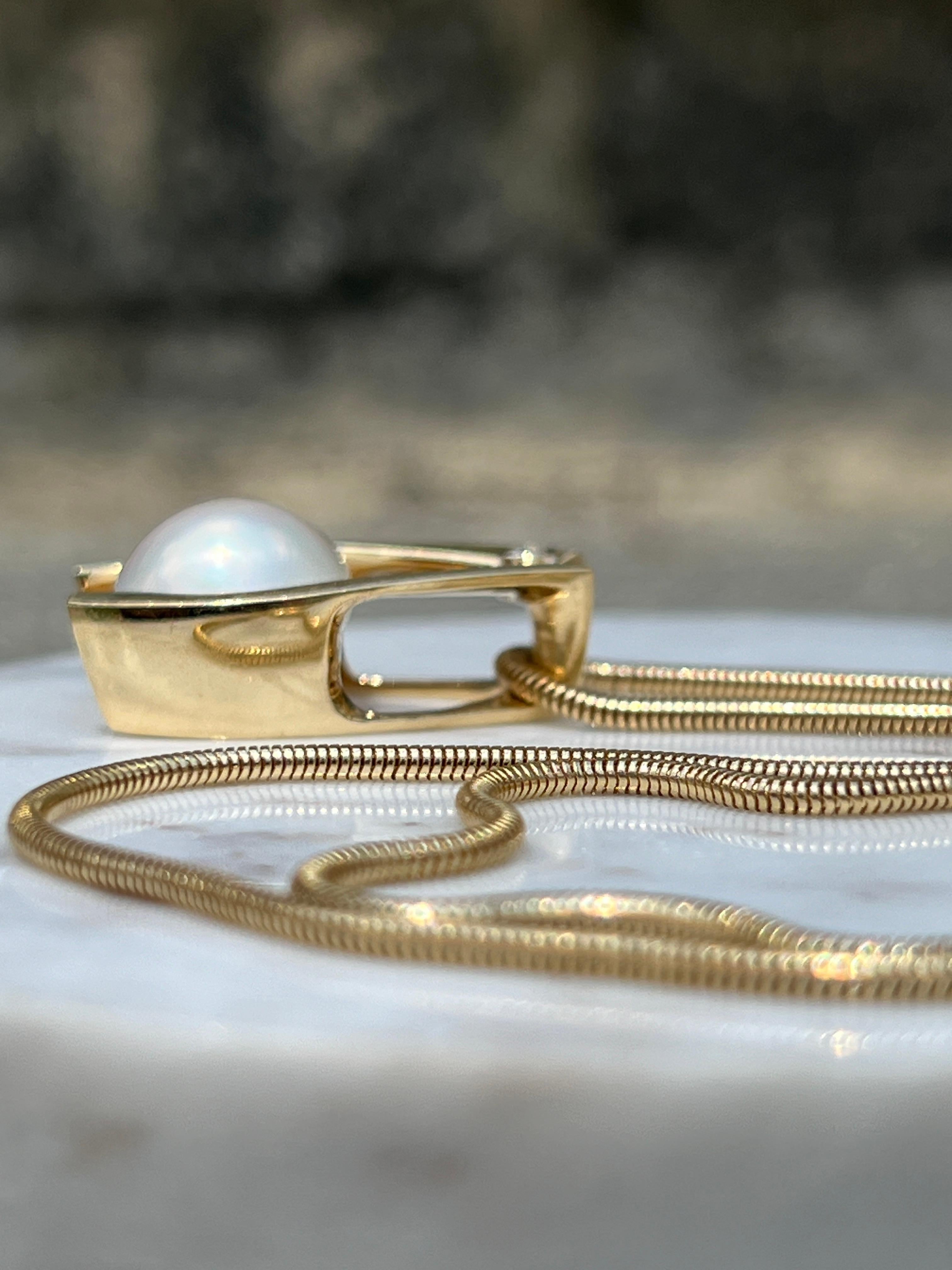 Contemporary Mabe Pearl and Diamond Yellow Gold Pendant 7