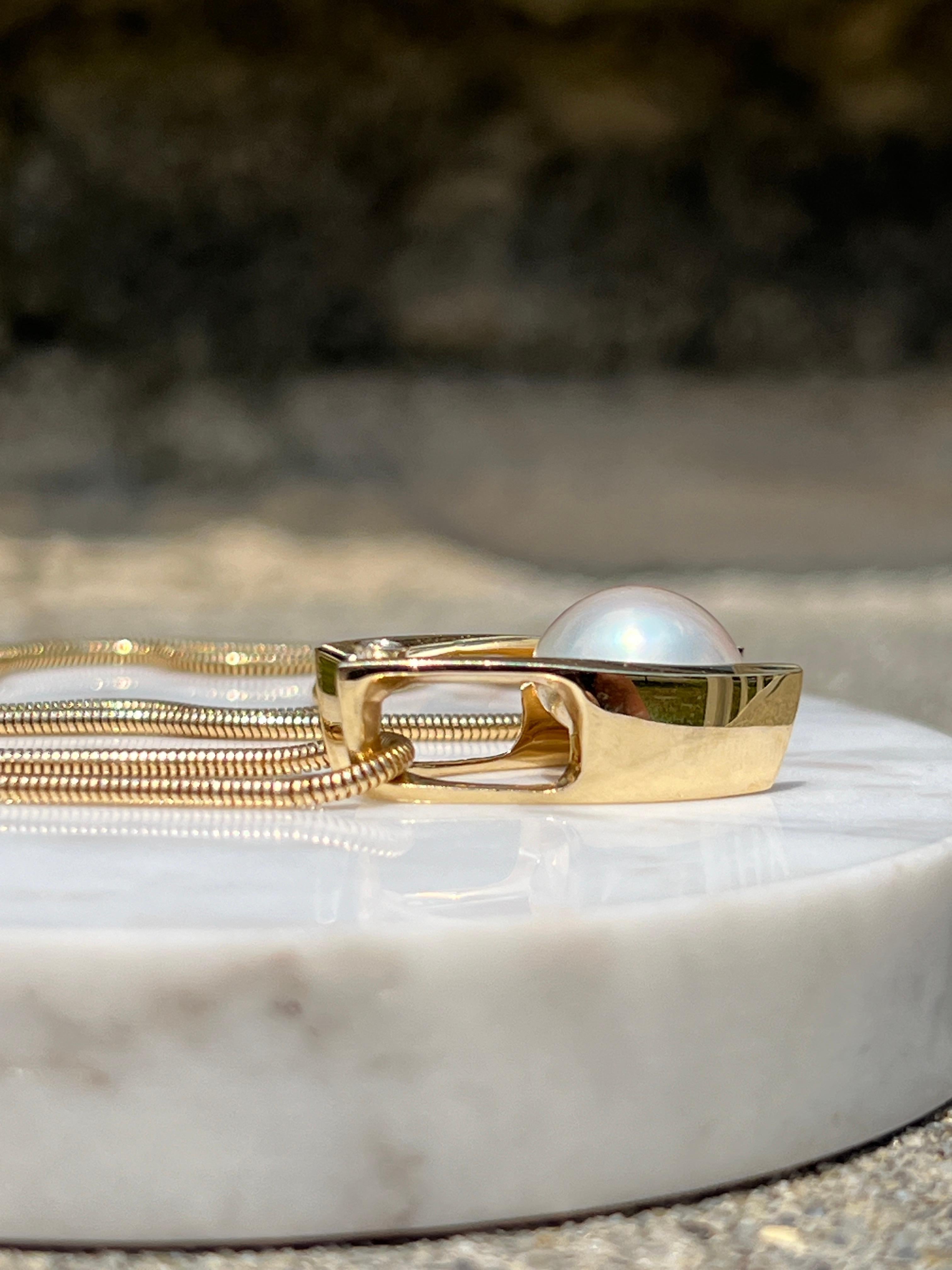 Contemporary Mabe Pearl and Diamond Yellow Gold Pendant 10