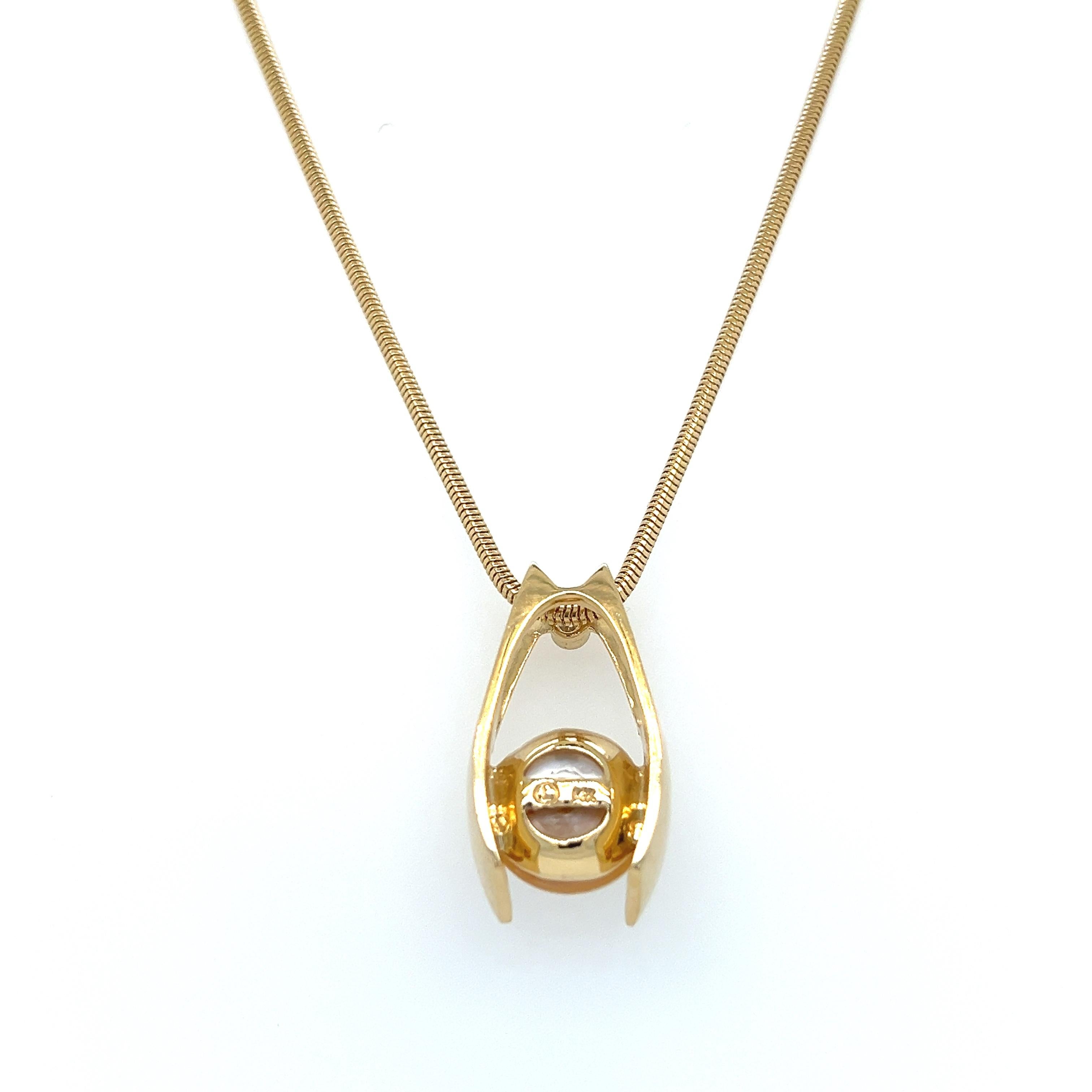 Contemporary Mabe Pearl and Diamond Yellow Gold Pendant 3