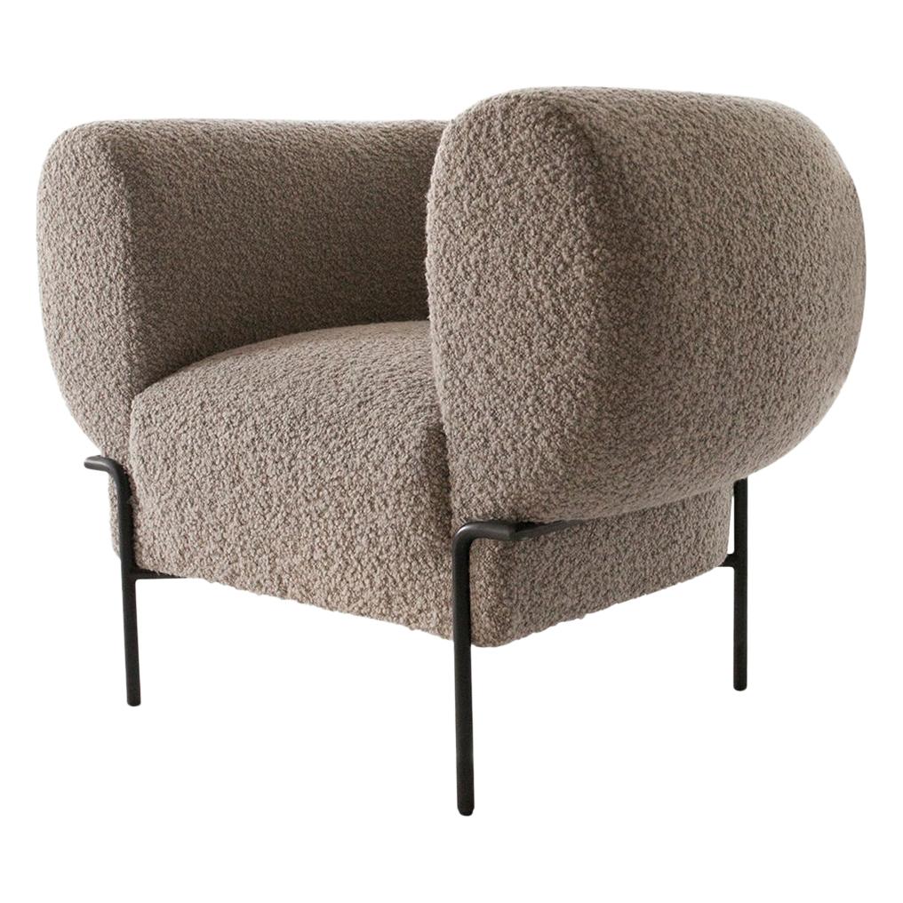 Contemporary Madda Lounge Chair in Fawn Boucle