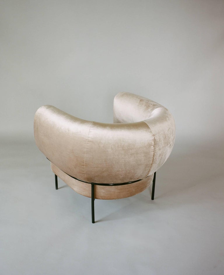 Mid-Century Modern Contemporary Madda Lounge Chair in Velvet For Sale