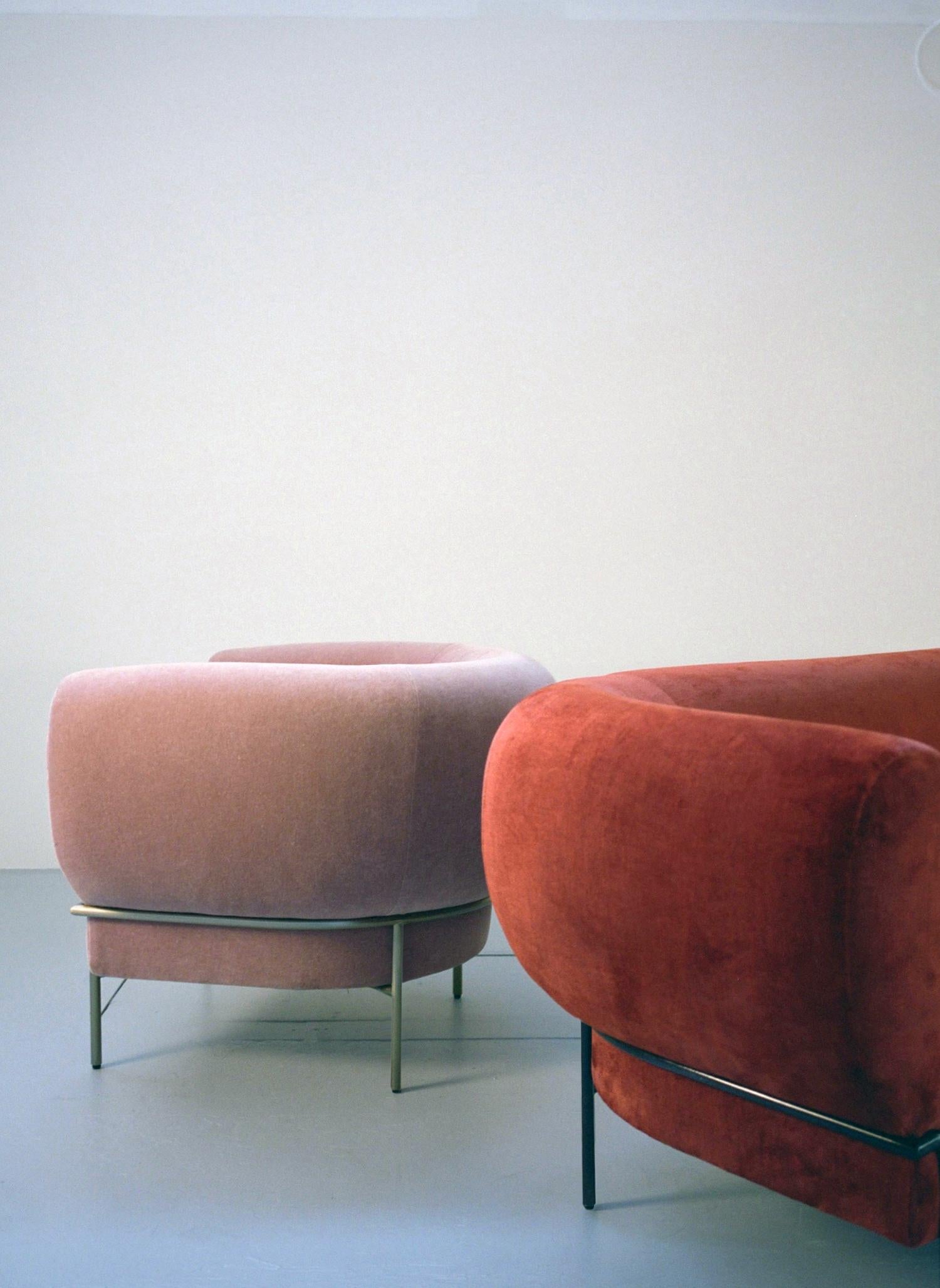 Moderne Canapé lounge contemporain Madda en velours rouge en vente