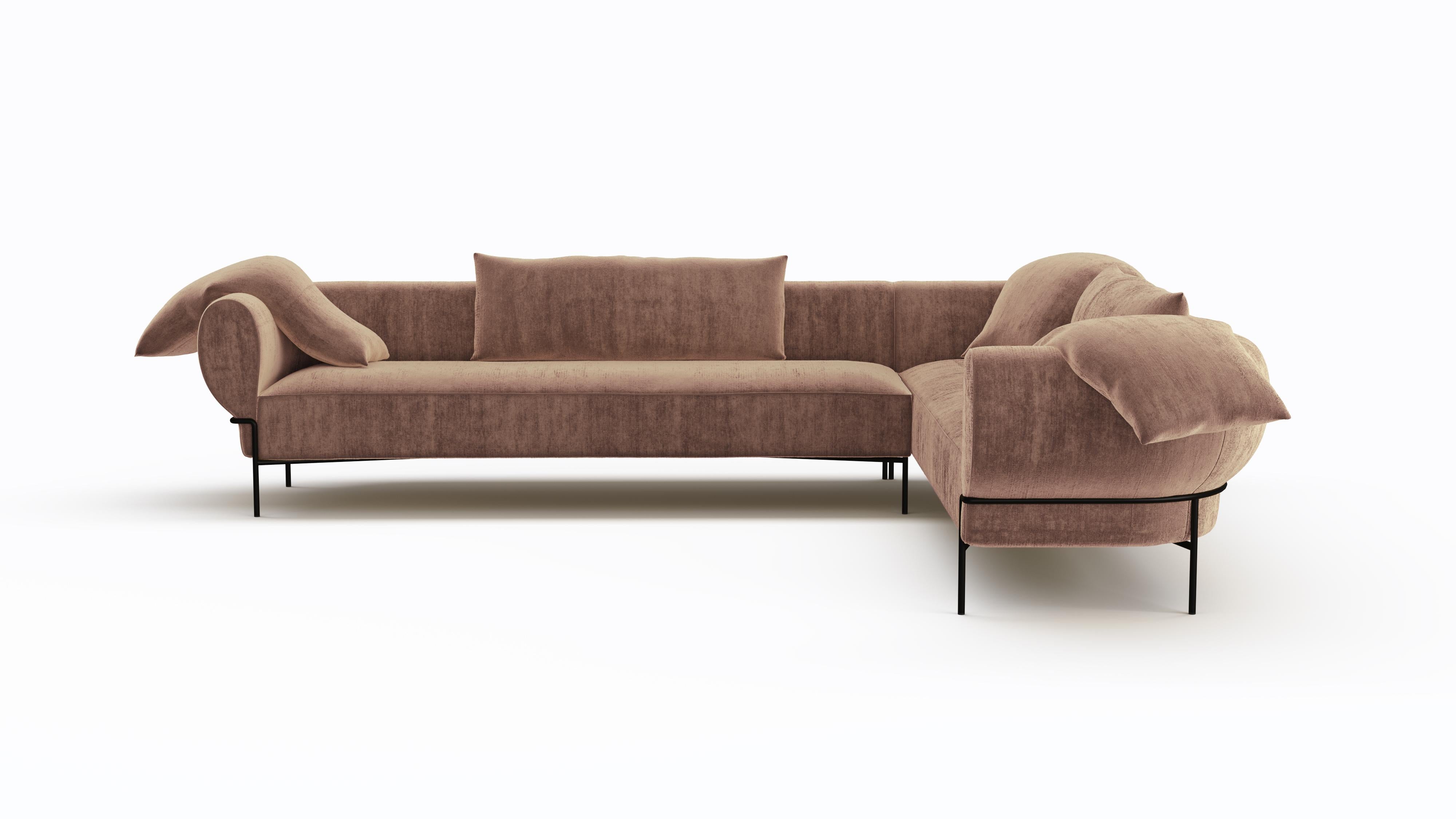 Contemporary Madda Sofa Sectional In New Condition For Sale In Los Angeles, CA