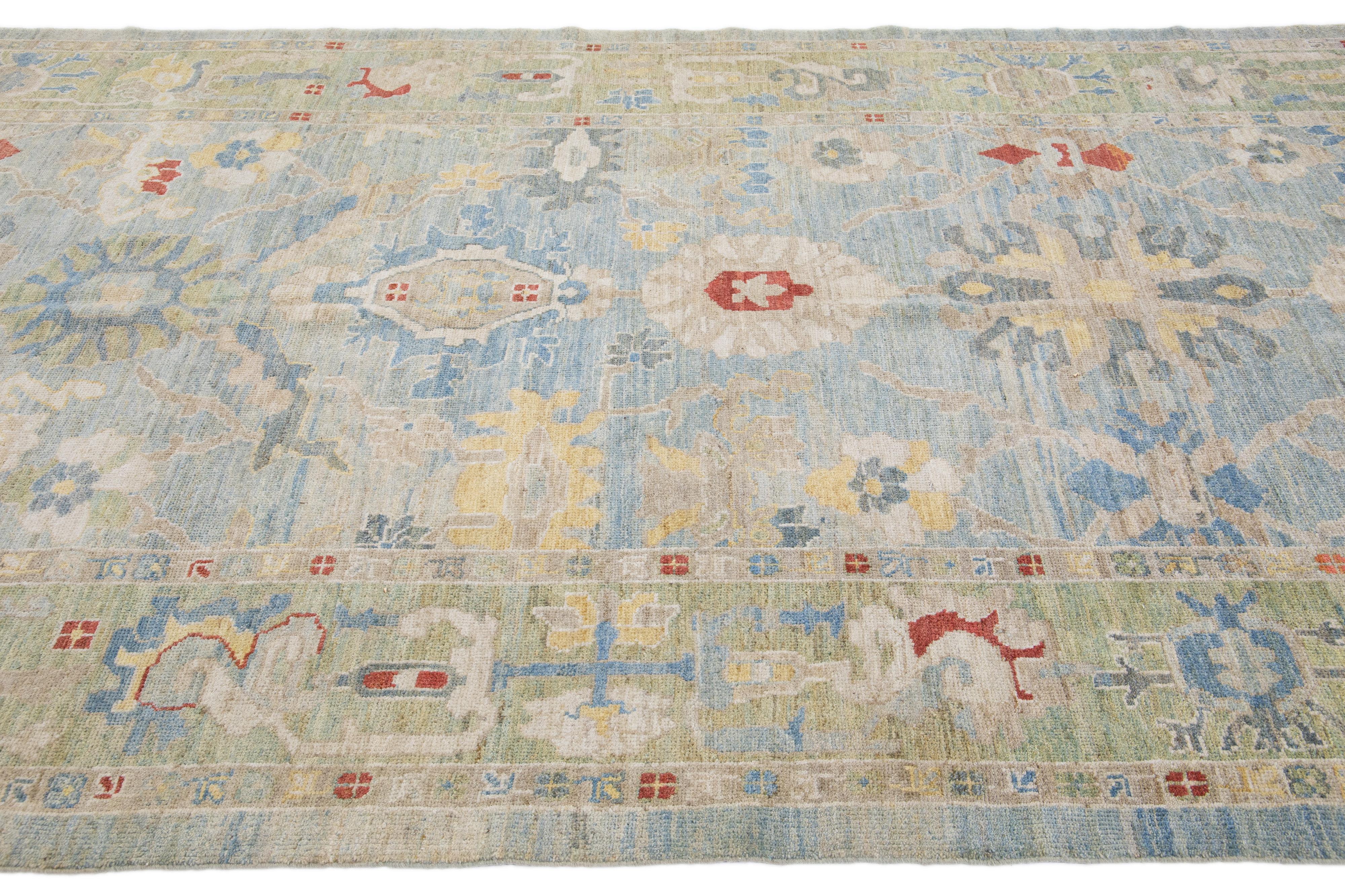 Contemporary Mahal Blue Handmade Wool Runner mit Blumenmuster (Wolle) im Angebot