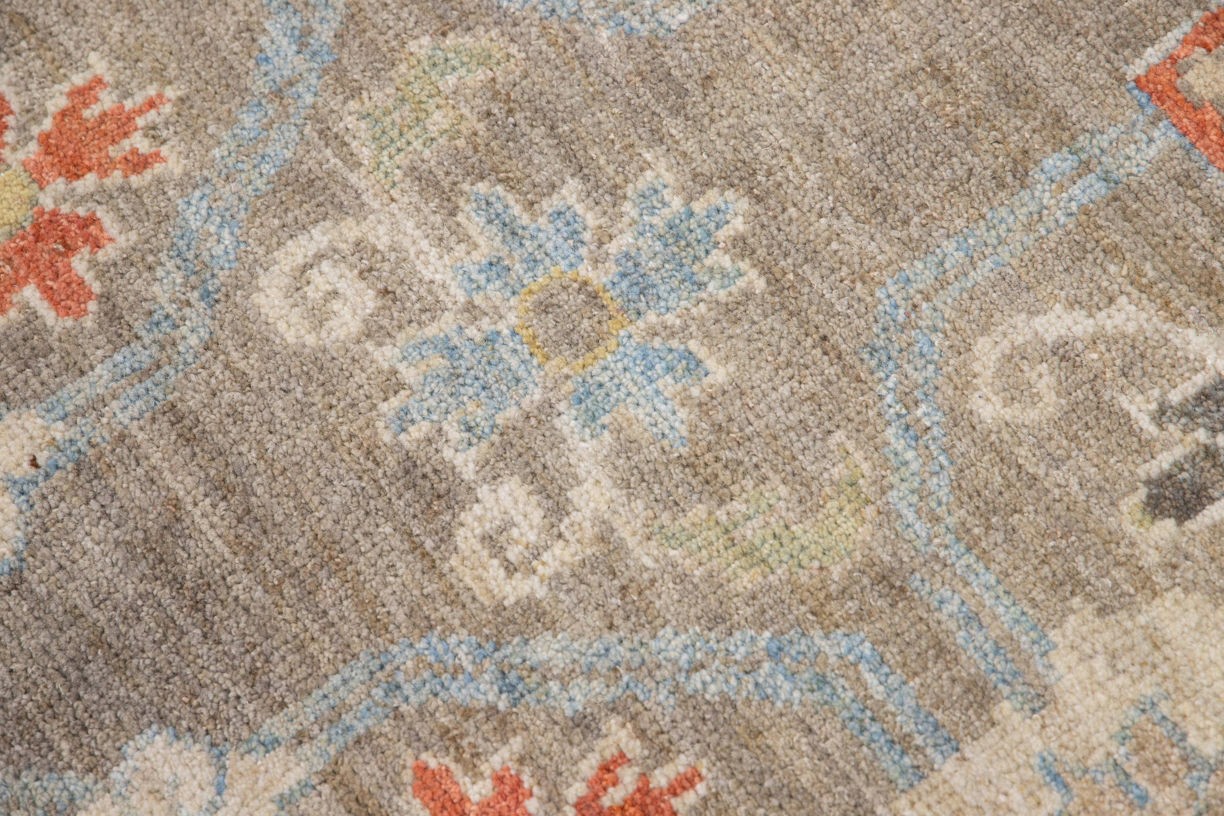 Contemporary Mahal Handmade Floral Pattern Brown Wool Runner im Angebot 2