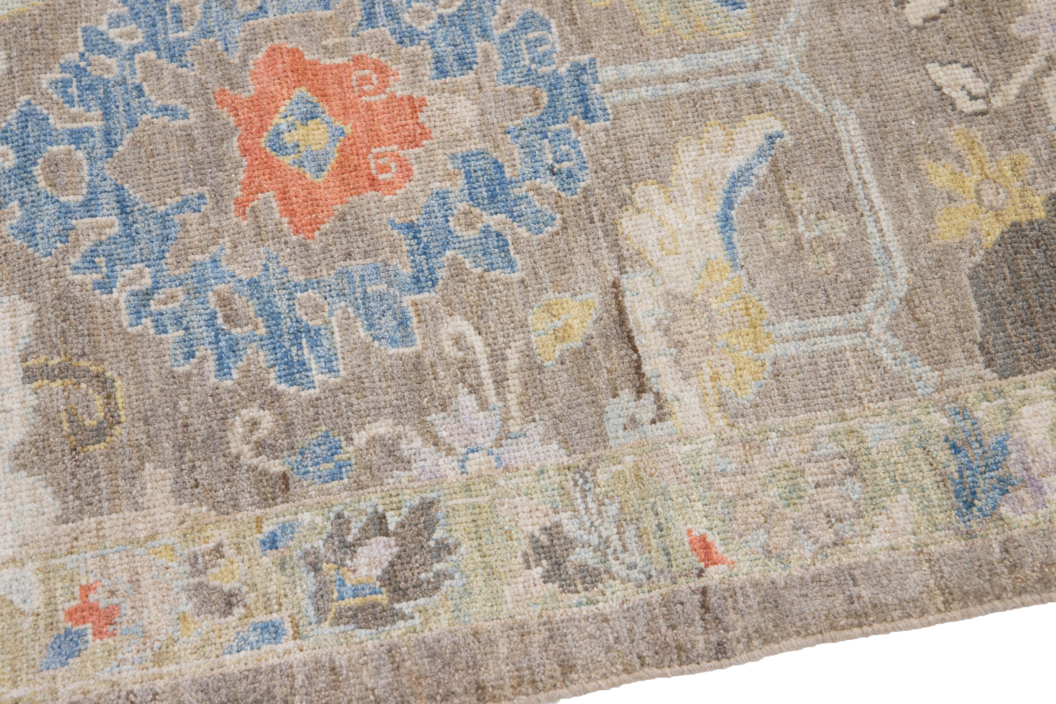 Contemporary Mahal Handmade Floral Pattern Brown Wool Runner im Zustand „Neu“ im Angebot in Norwalk, CT