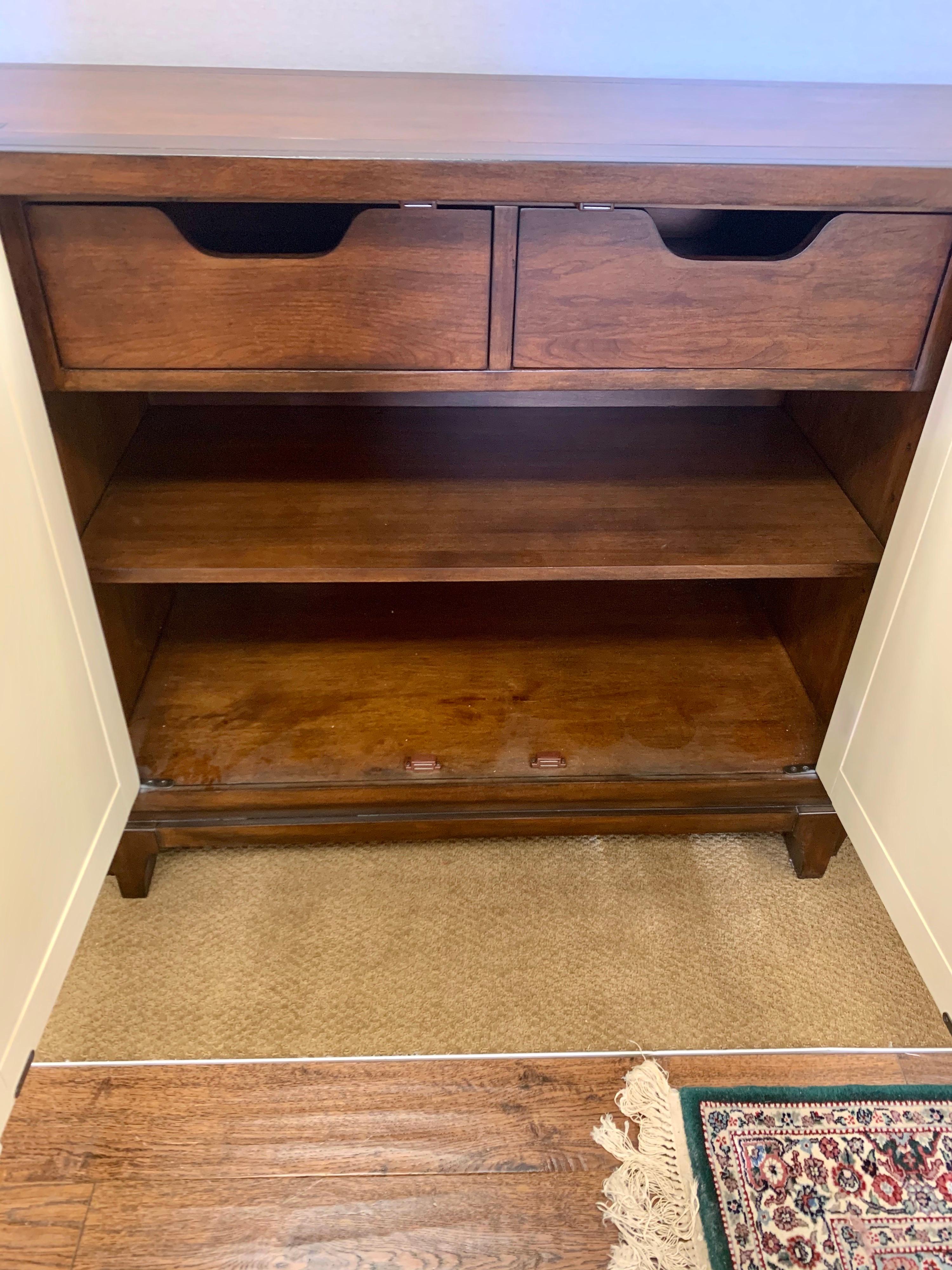 Contemporary Mahogany Server with Sculpted Doors Buffet Sideboard Credenza Bar 6