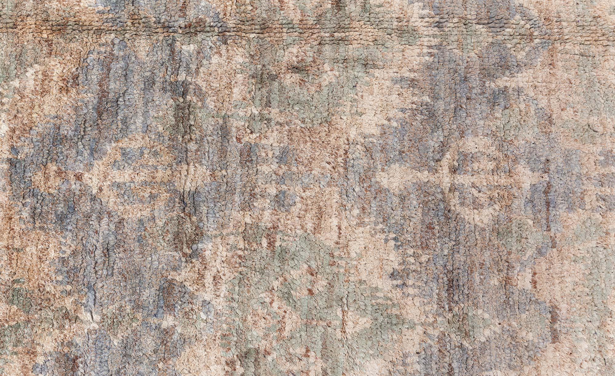 Moderne Tapis abstrait contemporain fait à la main, couleur menthe, par Doris Leslie Blau en vente