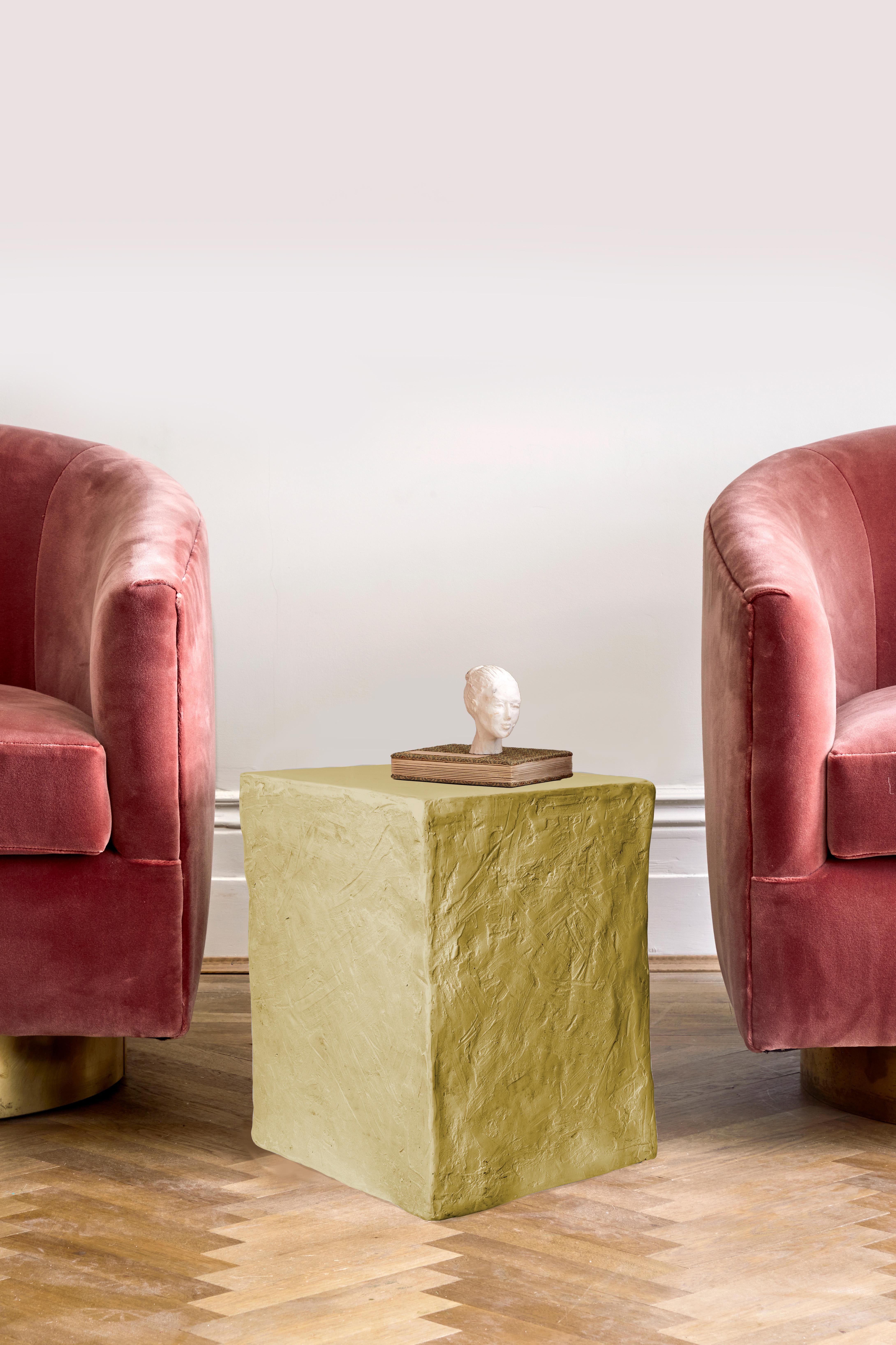 Table d'appoint contemporaine à cubes sculptés de Manhattan, jaune, de Margit Wittig en vente 2