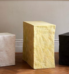 Table d'appoint contemporaine Manhattan Cube Sculptural, jaune, par Margit Wittig