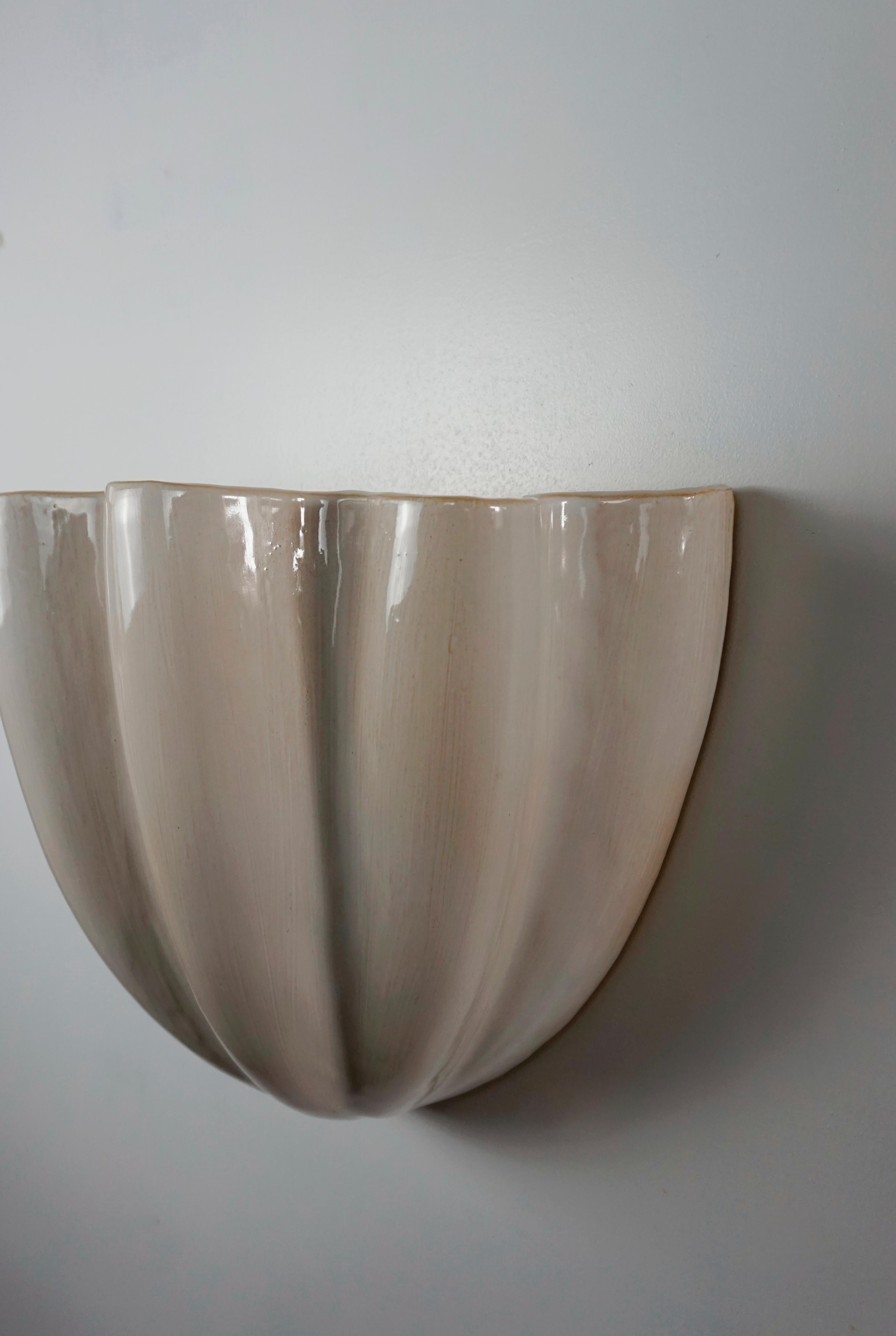 Contemporary Manolo Eirin Big Wall Sconce Hand Made Ceramic Glazed Off-White (Keramik) im Angebot