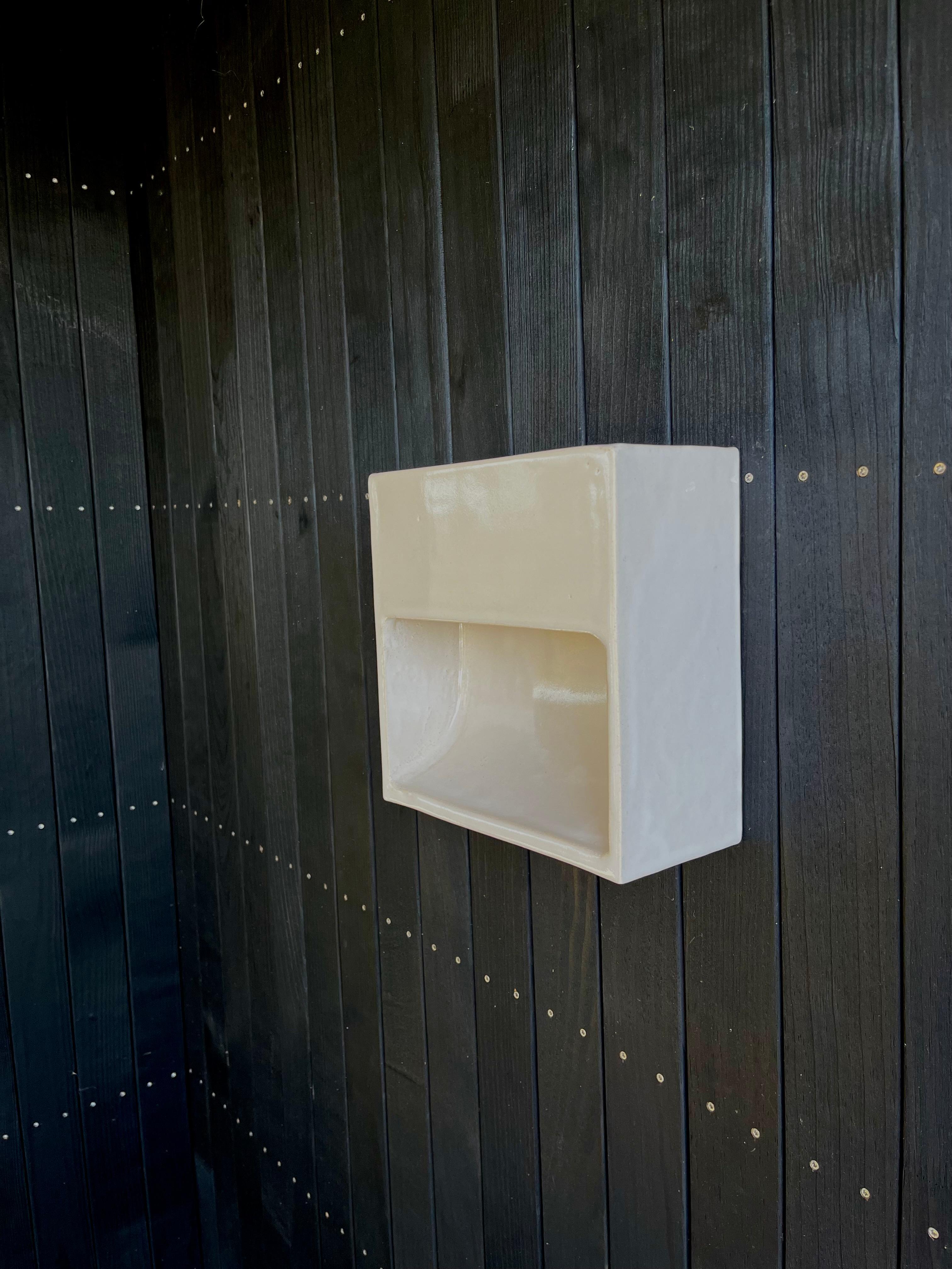 Matte white wall light made with the golden ratio, suitable for indoor/outdoor For Sale 7
