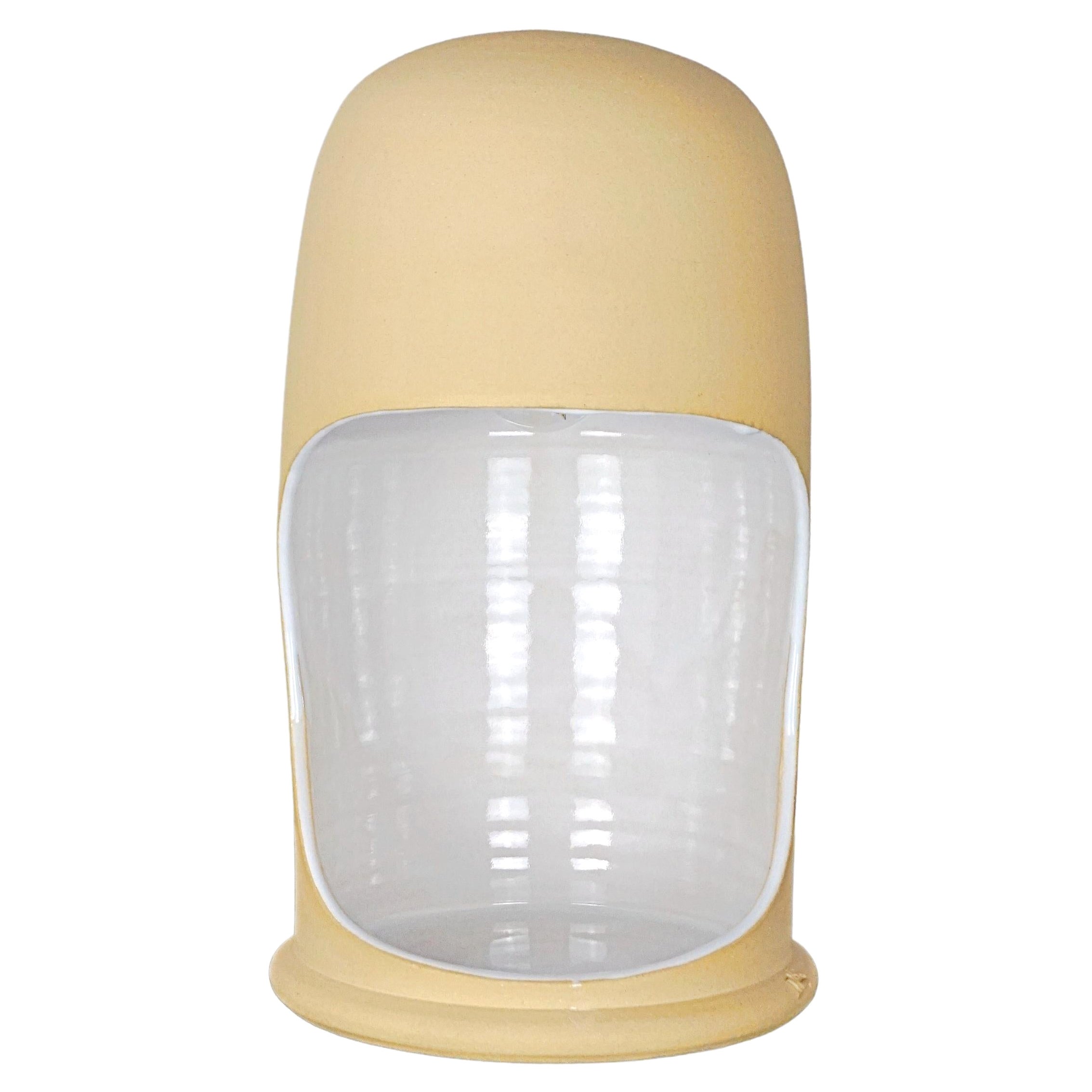 Contemporary Manolo Eirin Handmade Table Side Lamp with Storage, Ceramic Beige (lampe d'appoint faite à la main avec rangement) en vente