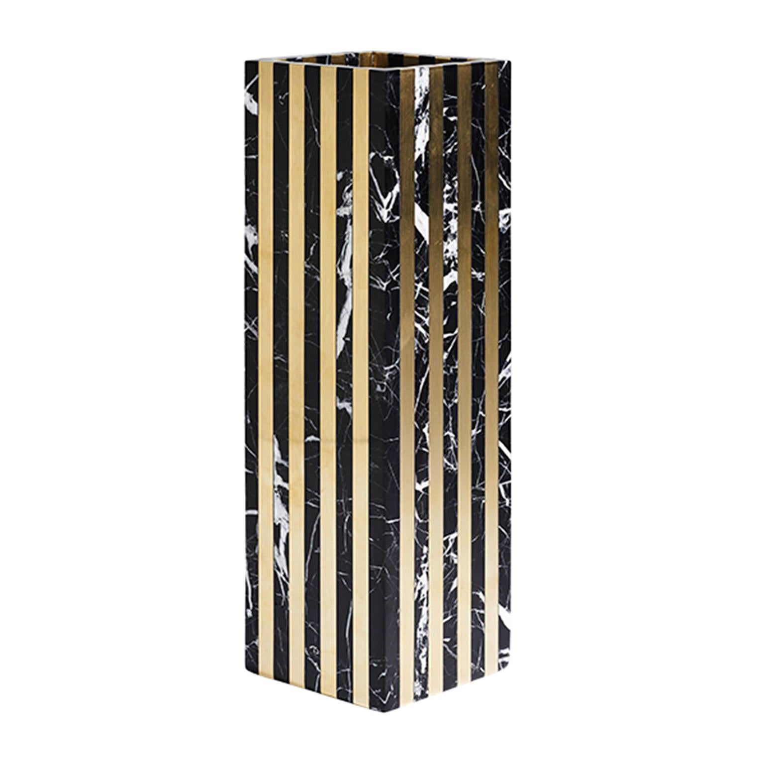 Zeitgenössische Vase aus Marmor und massivem Messing Dynastie Quattro Thin von Greg Natale im Angebot