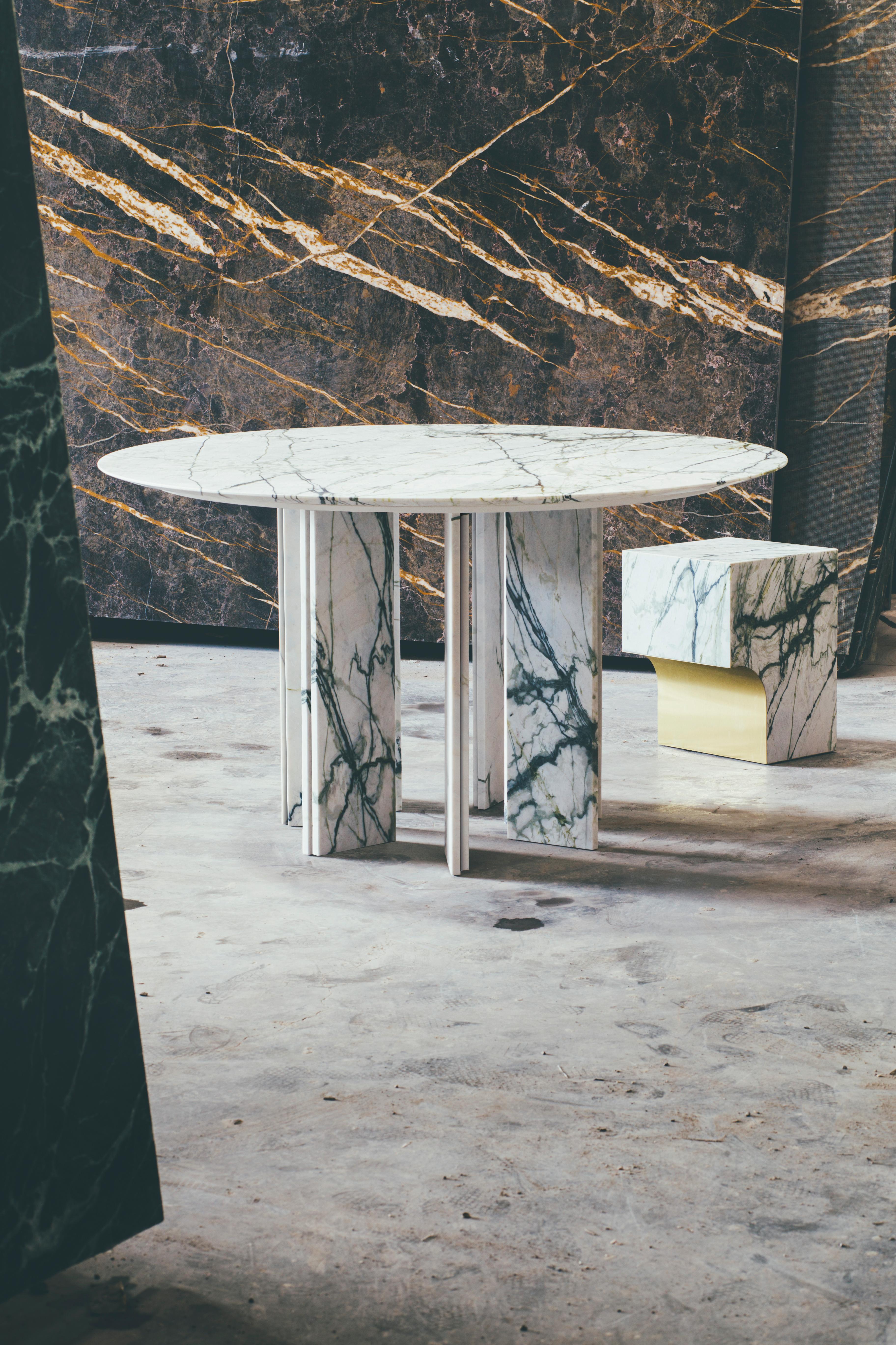 Autre Table de salle à manger contemporaine ovale ellipse en marbre, 7 pieds, design belge en vente