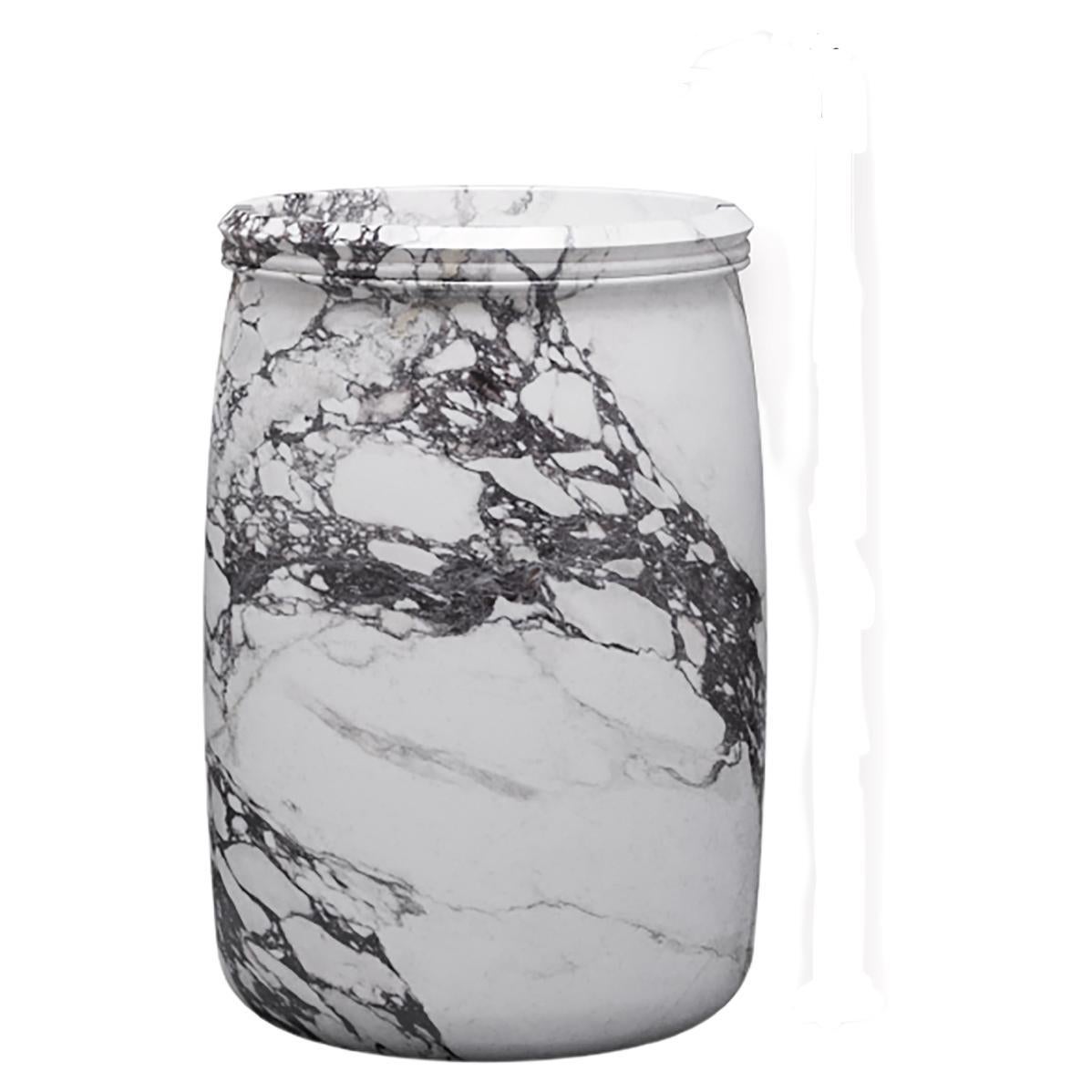 Fregadero de pie escultórico italiano de mármol contemporáneo, Arabesco. en venta